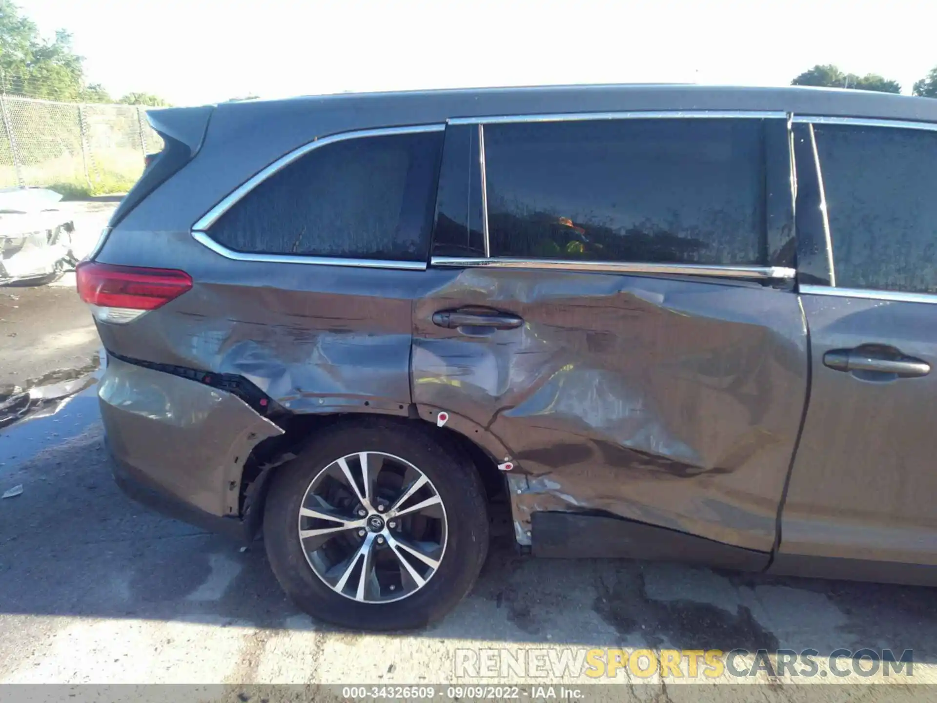 6 Фотография поврежденного автомобиля 5TDZARFHXKS048305 TOYOTA HIGHLANDER 2019