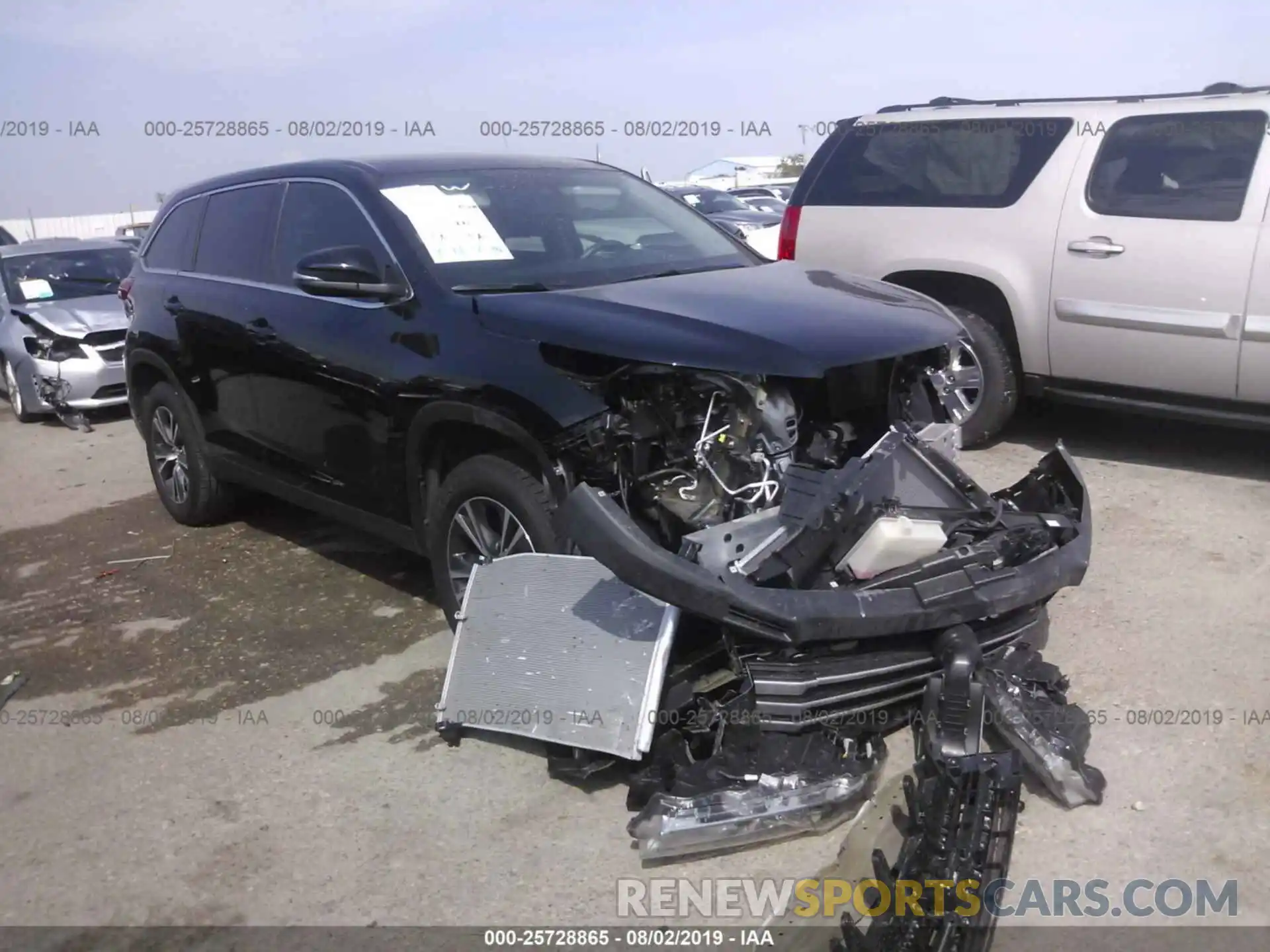 1 Photograph of a damaged car 5TDZARFHXKS049437 TOYOTA HIGHLANDER 2019