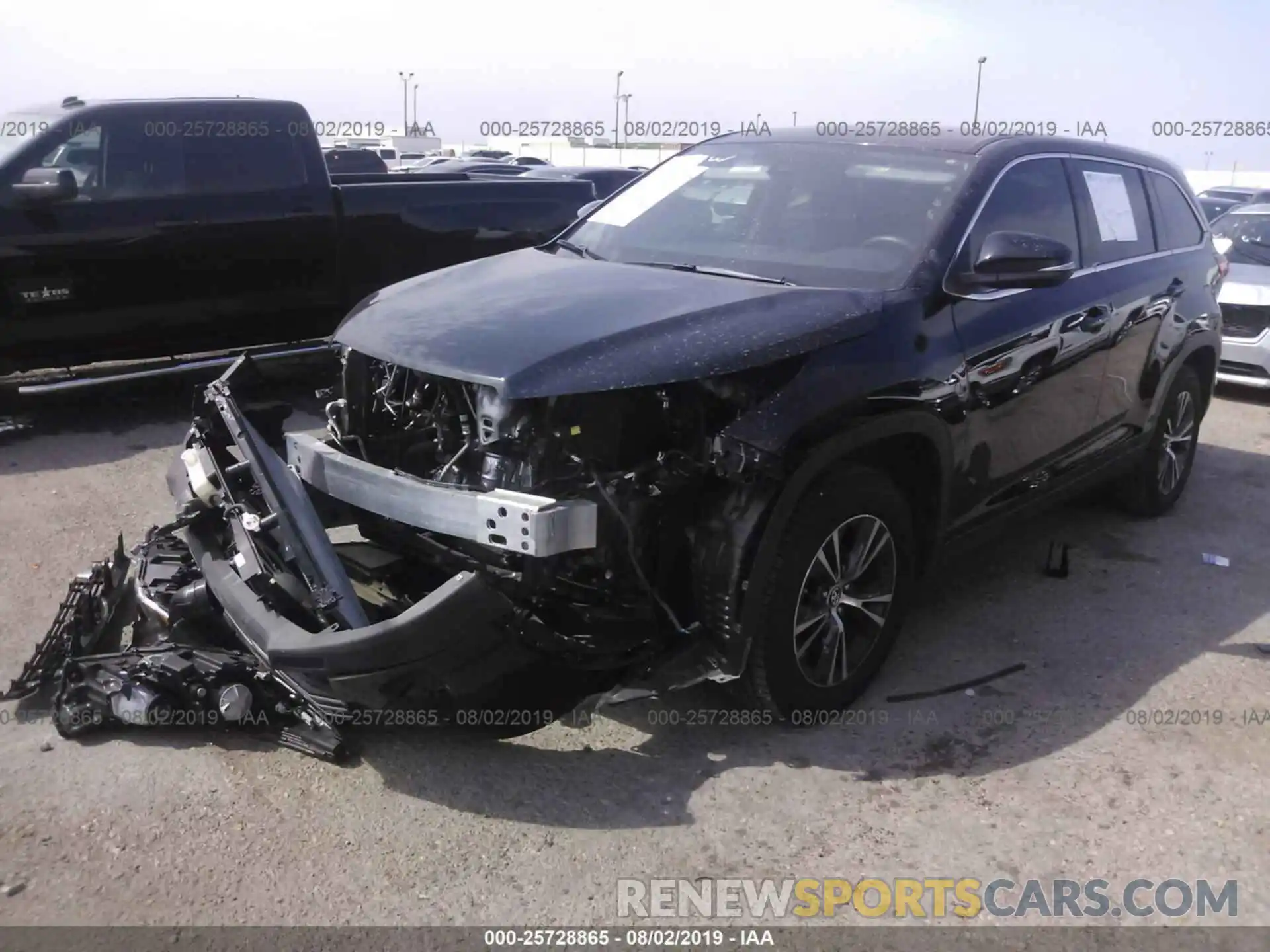 2 Photograph of a damaged car 5TDZARFHXKS049437 TOYOTA HIGHLANDER 2019