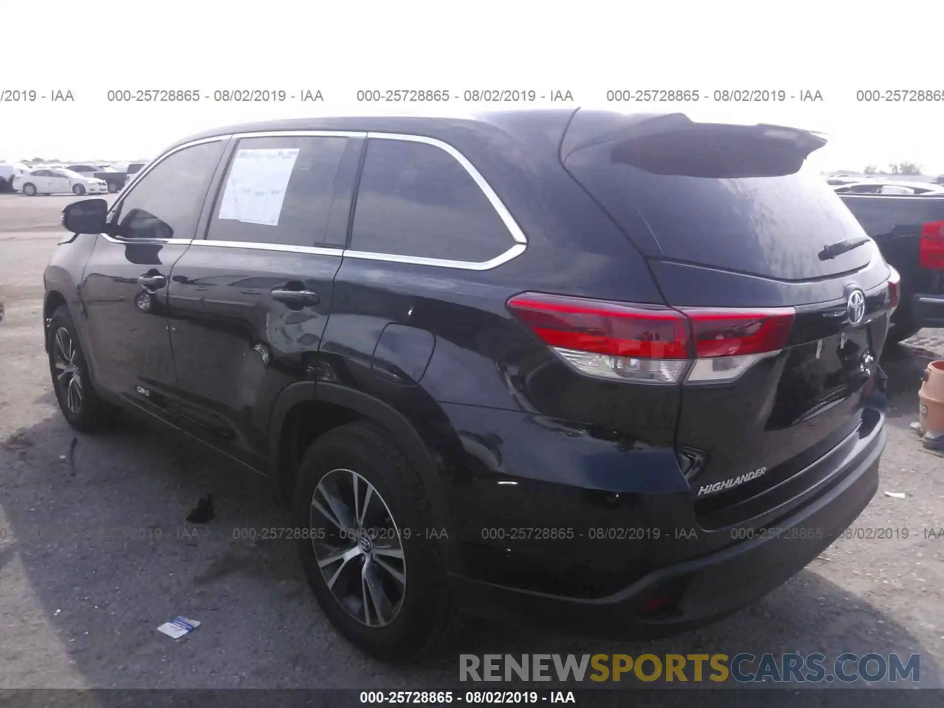 3 Photograph of a damaged car 5TDZARFHXKS049437 TOYOTA HIGHLANDER 2019