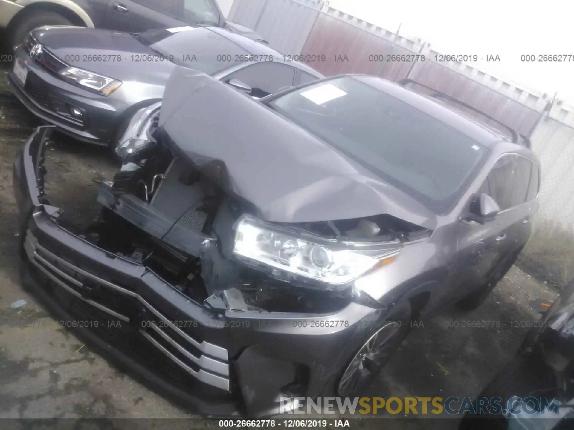 2 Photograph of a damaged car 5TDZARFHXKS049485 TOYOTA HIGHLANDER 2019