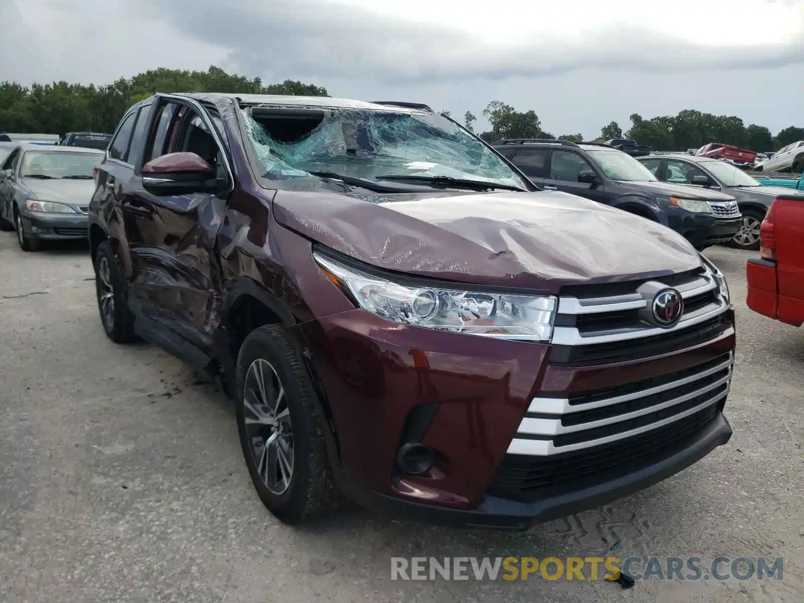 1 Photograph of a damaged car 5TDZARFHXKS050426 TOYOTA HIGHLANDER 2019