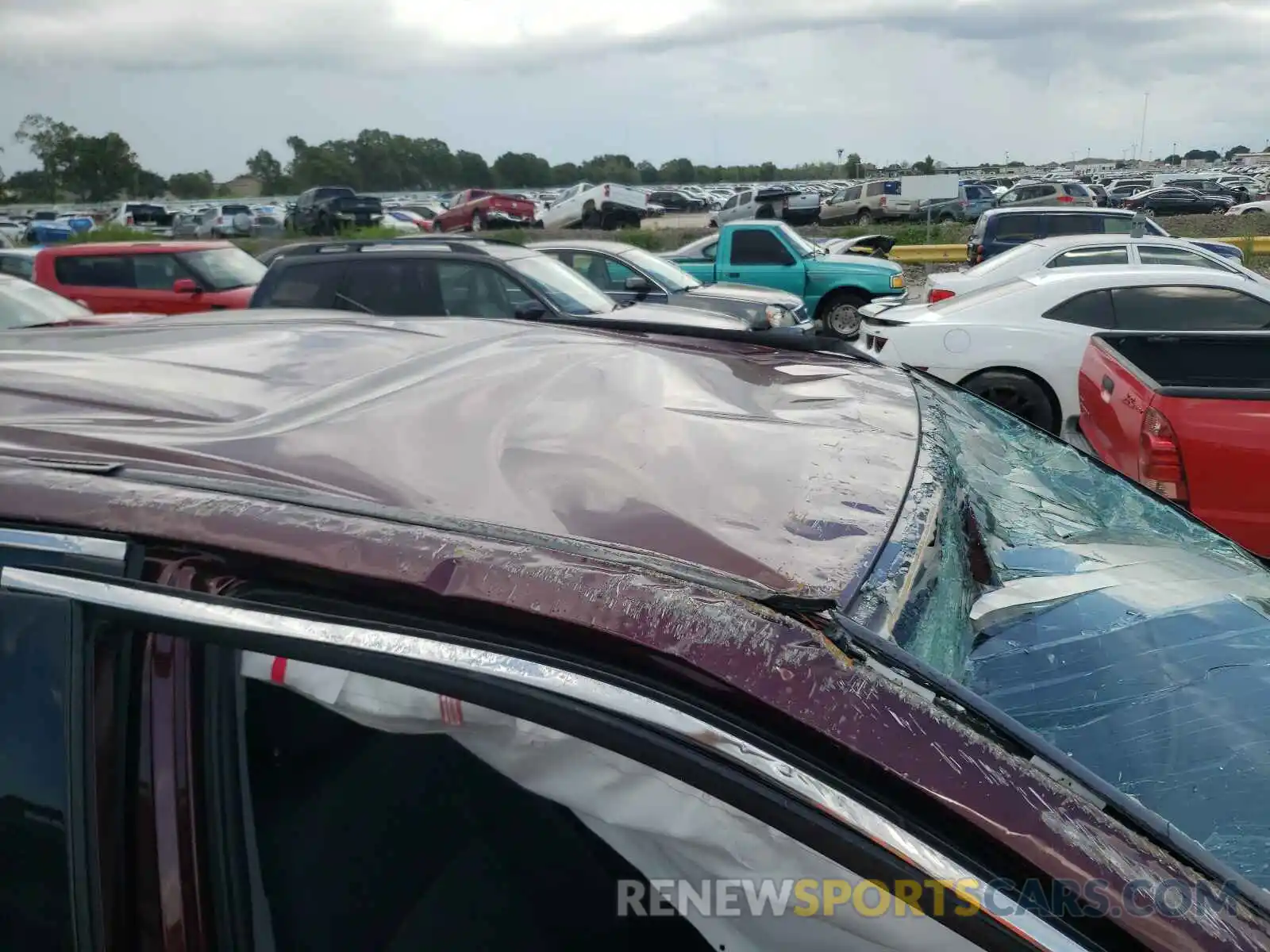 9 Photograph of a damaged car 5TDZARFHXKS050426 TOYOTA HIGHLANDER 2019