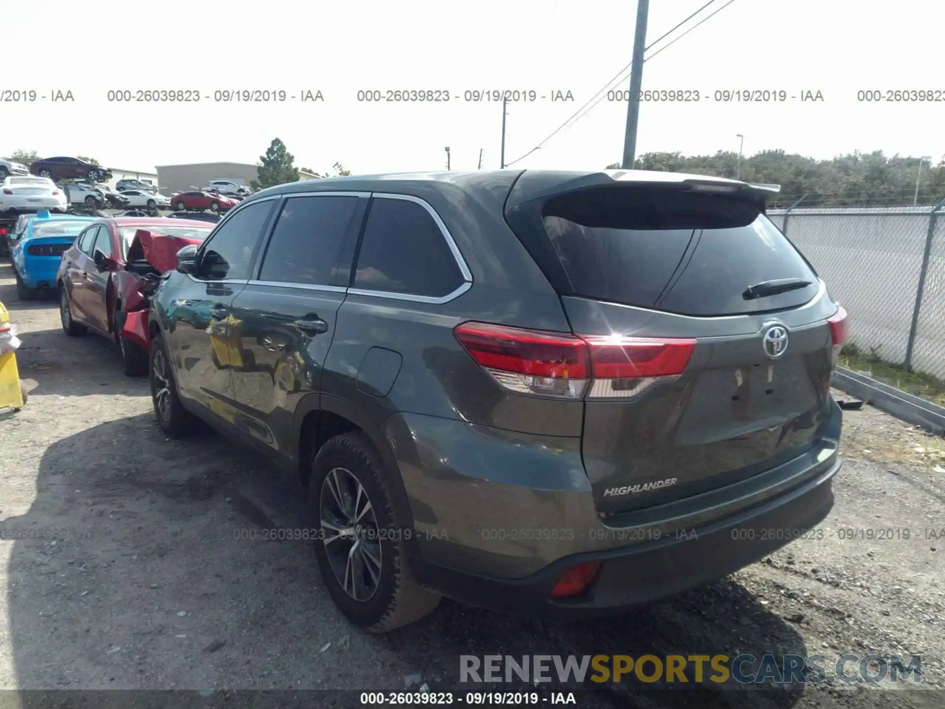 3 Фотография поврежденного автомобиля 5TDZARFHXKS051799 TOYOTA HIGHLANDER 2019