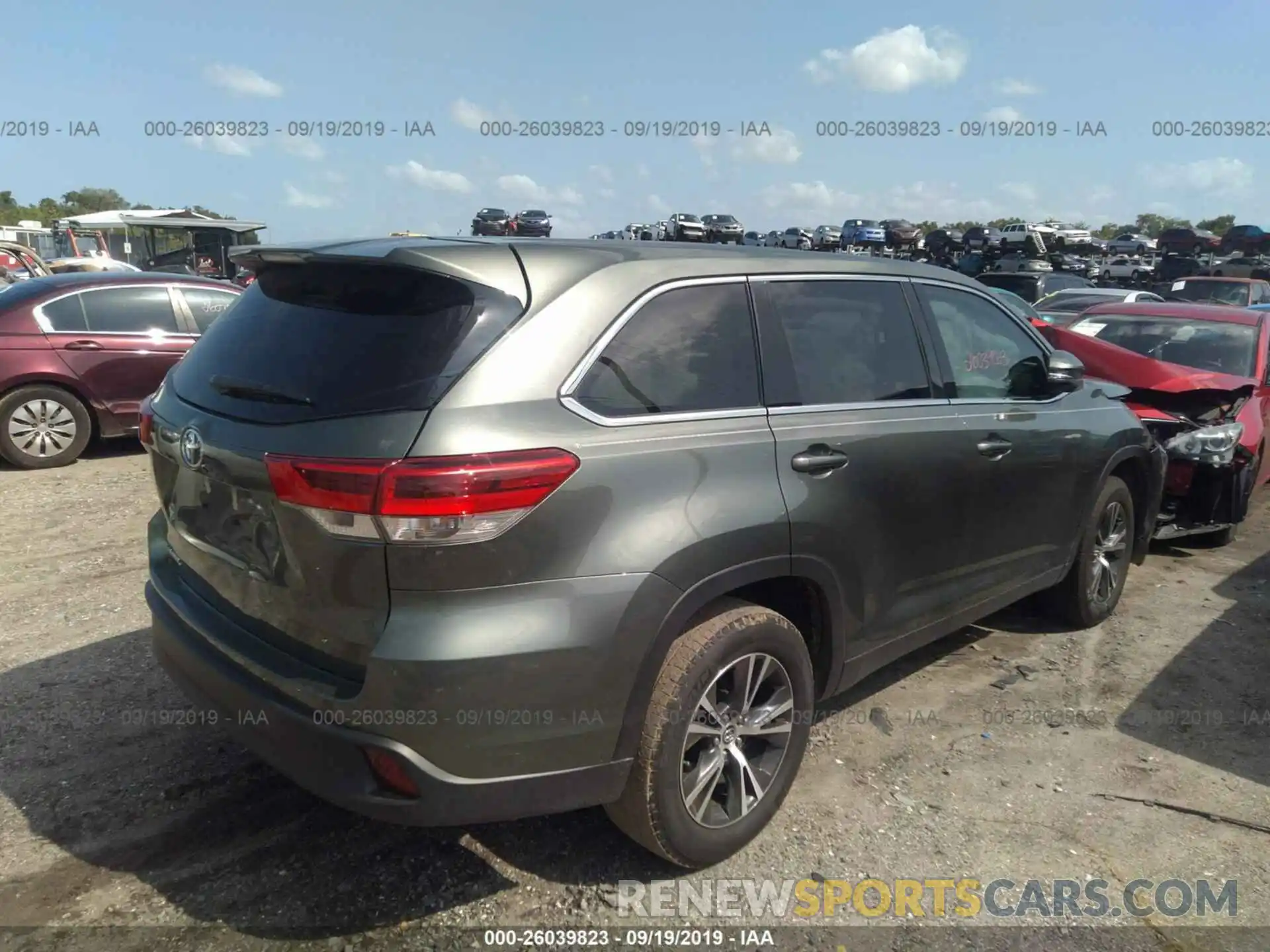 4 Фотография поврежденного автомобиля 5TDZARFHXKS051799 TOYOTA HIGHLANDER 2019