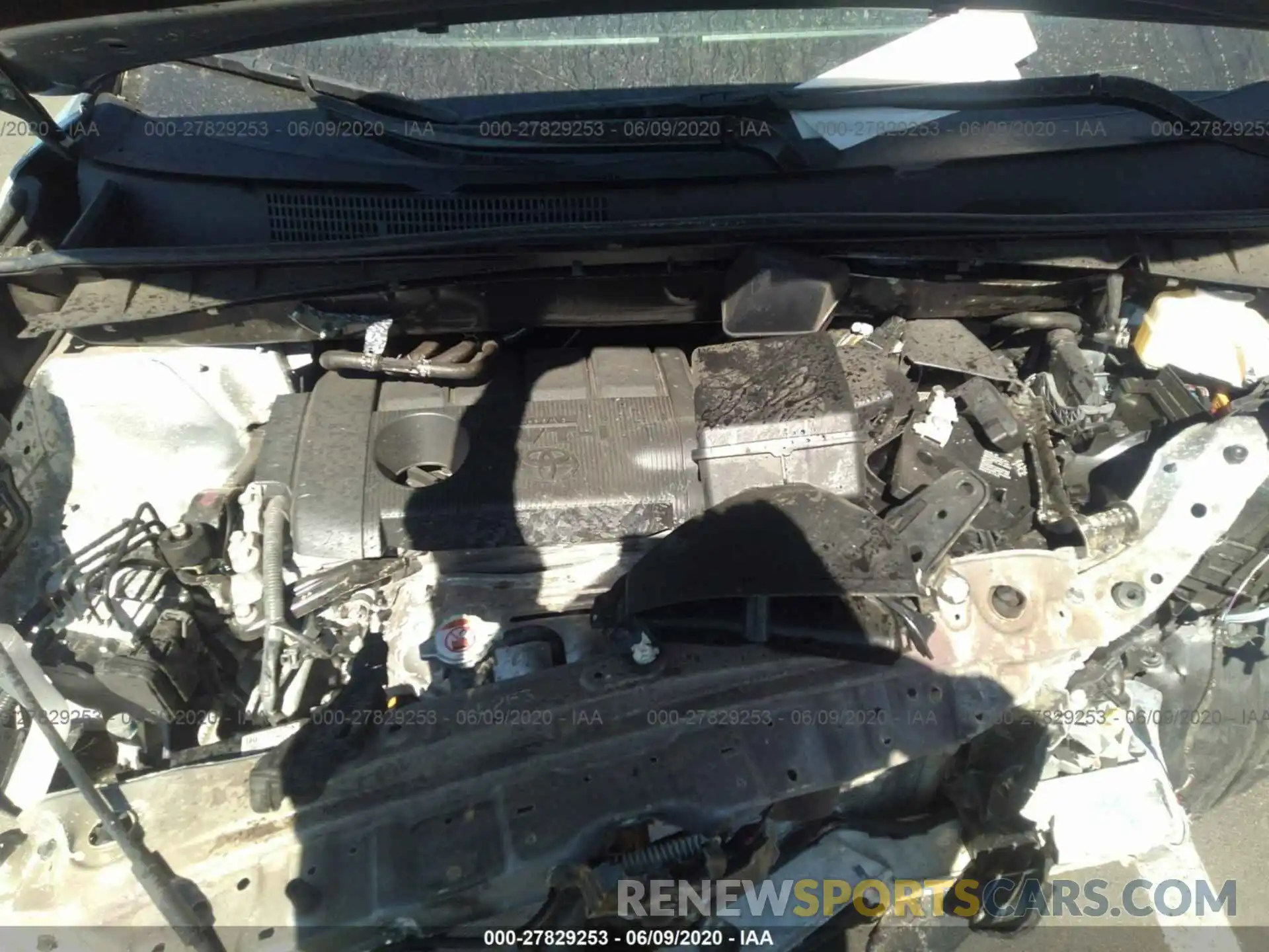 10 Photograph of a damaged car 5TDZARFHXKS052287 TOYOTA HIGHLANDER 2019