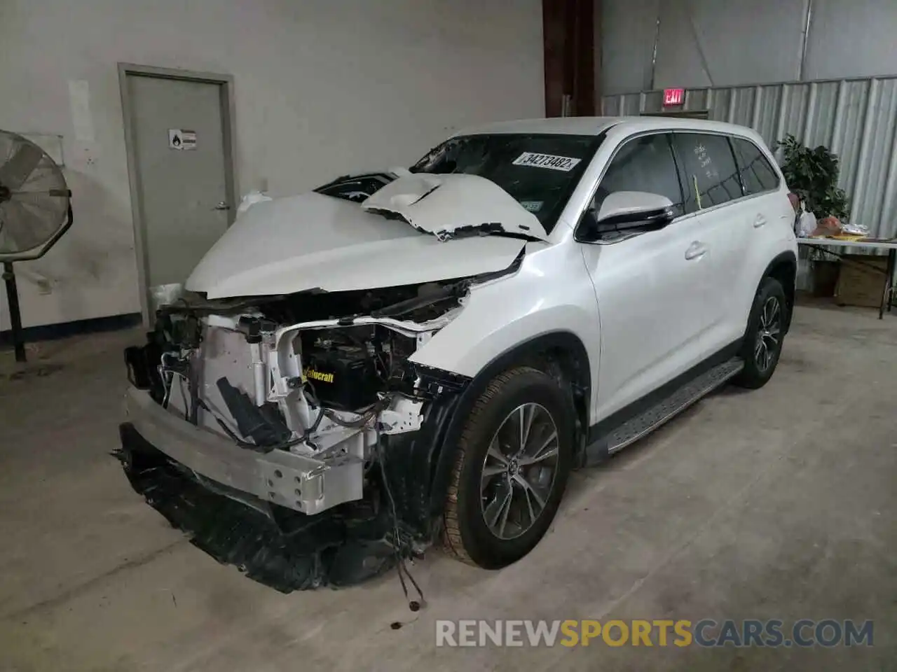 2 Photograph of a damaged car 5TDZARFHXKS053259 TOYOTA HIGHLANDER 2019