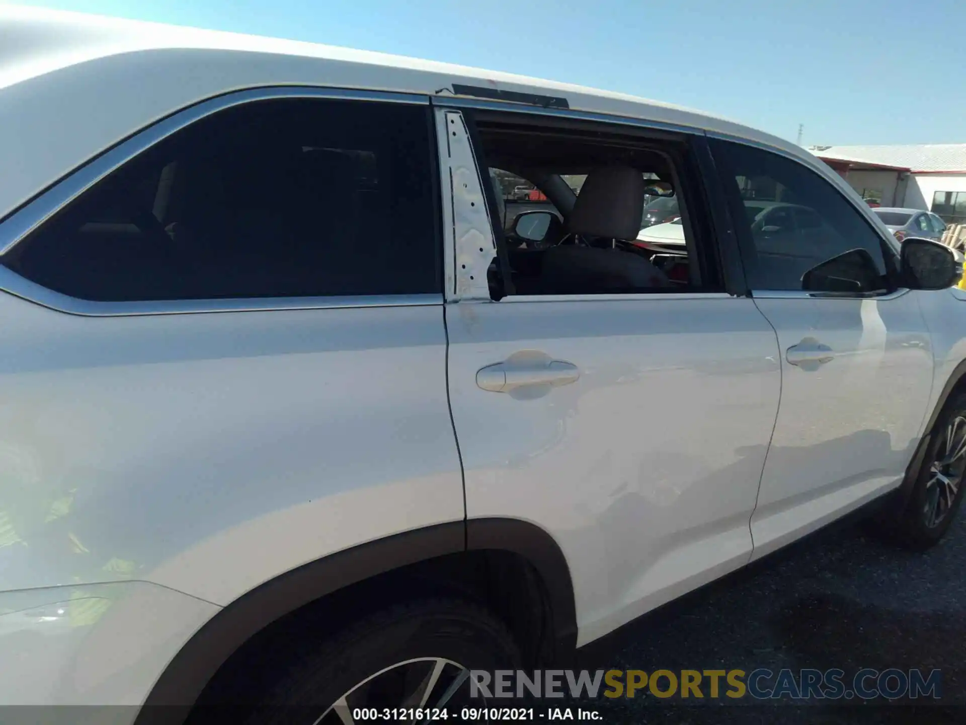 6 Photograph of a damaged car 5TDZARFHXKS053455 TOYOTA HIGHLANDER 2019