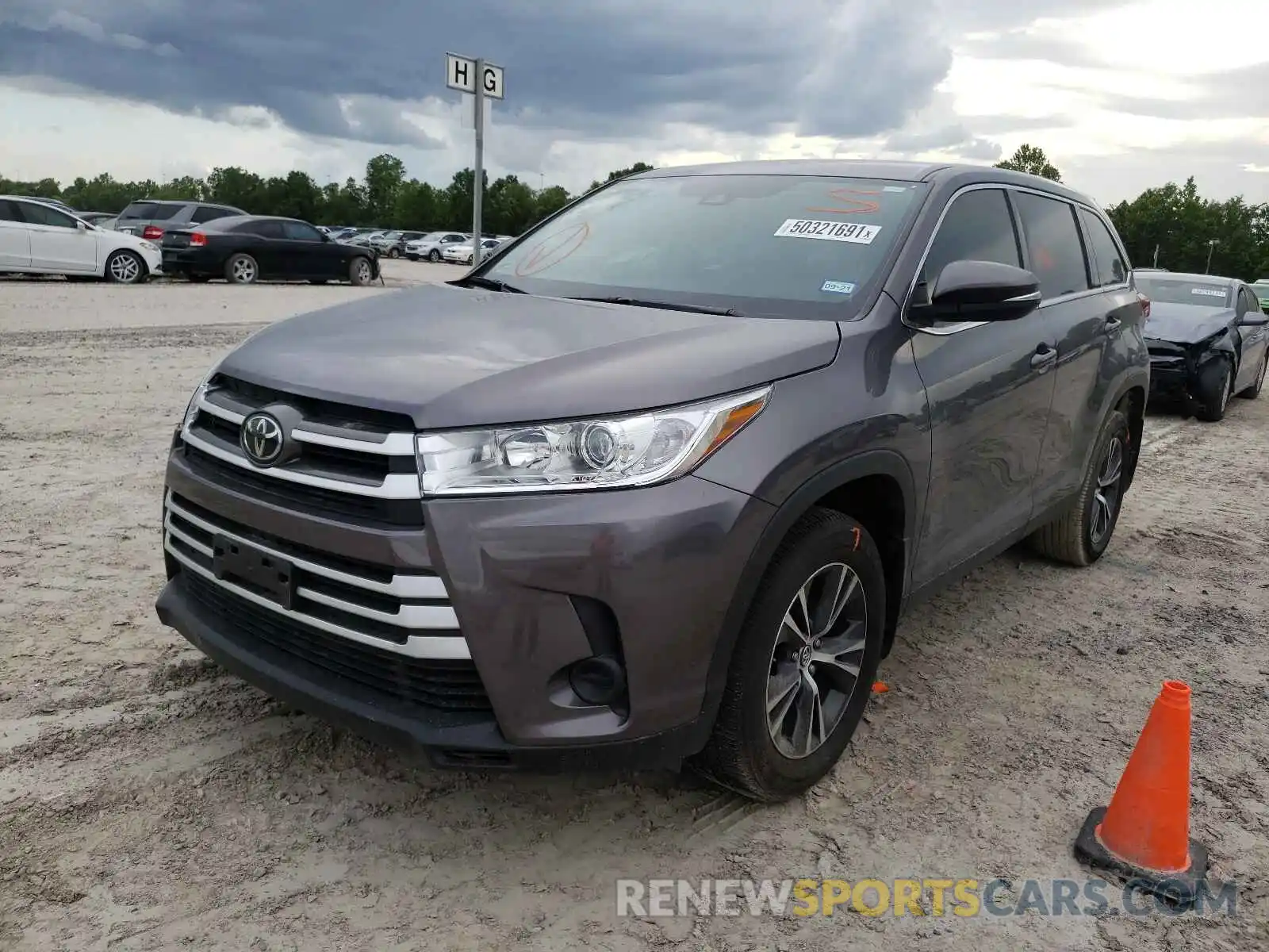 2 Photograph of a damaged car 5TDZARFHXKS053603 TOYOTA HIGHLANDER 2019