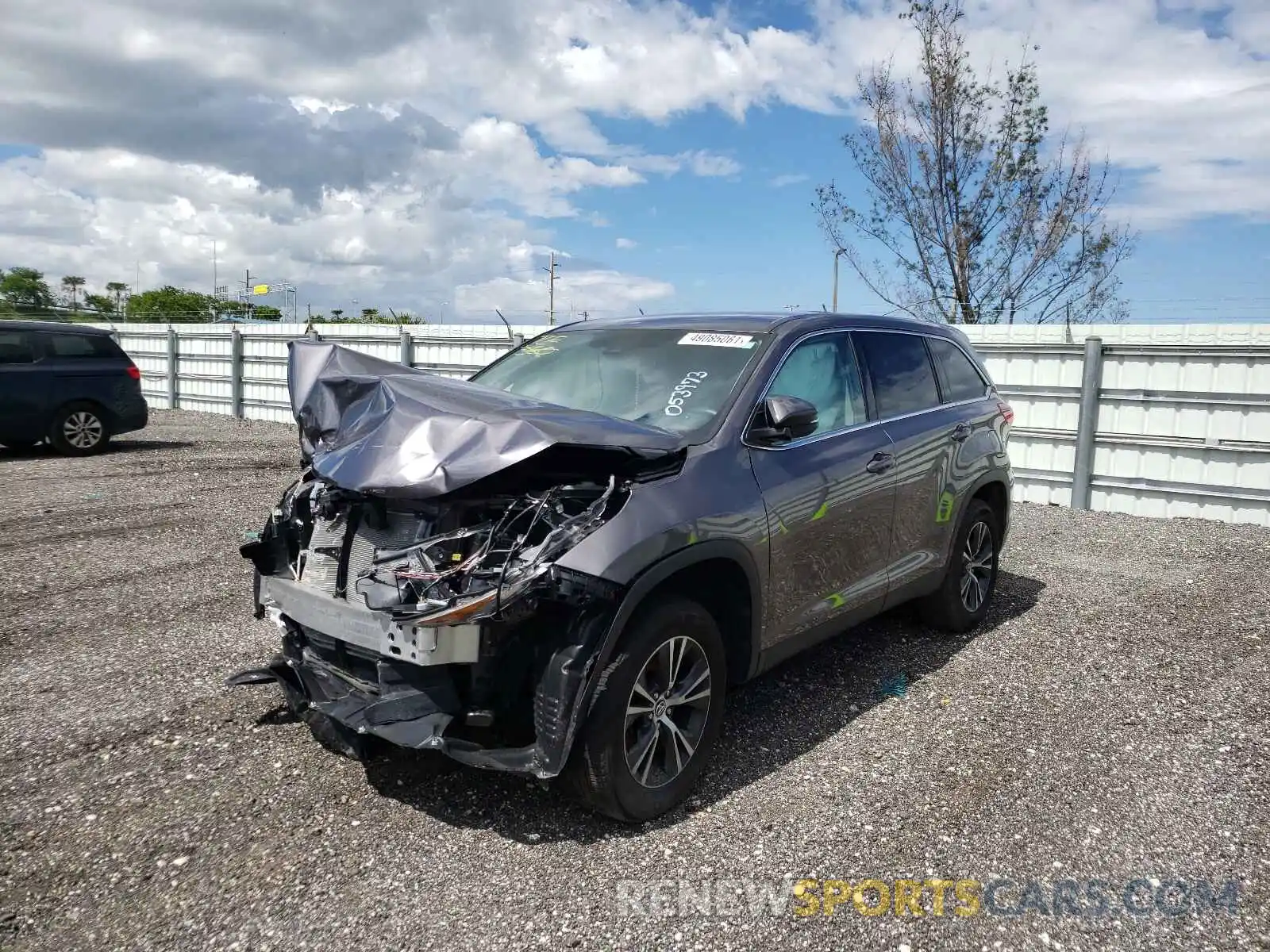 2 Photograph of a damaged car 5TDZARFHXKS053973 TOYOTA HIGHLANDER 2019