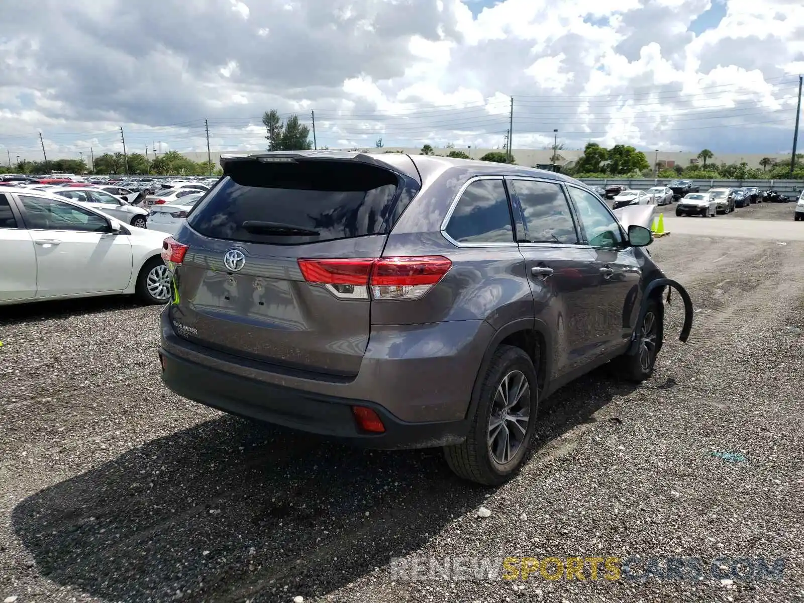 4 Фотография поврежденного автомобиля 5TDZARFHXKS053973 TOYOTA HIGHLANDER 2019