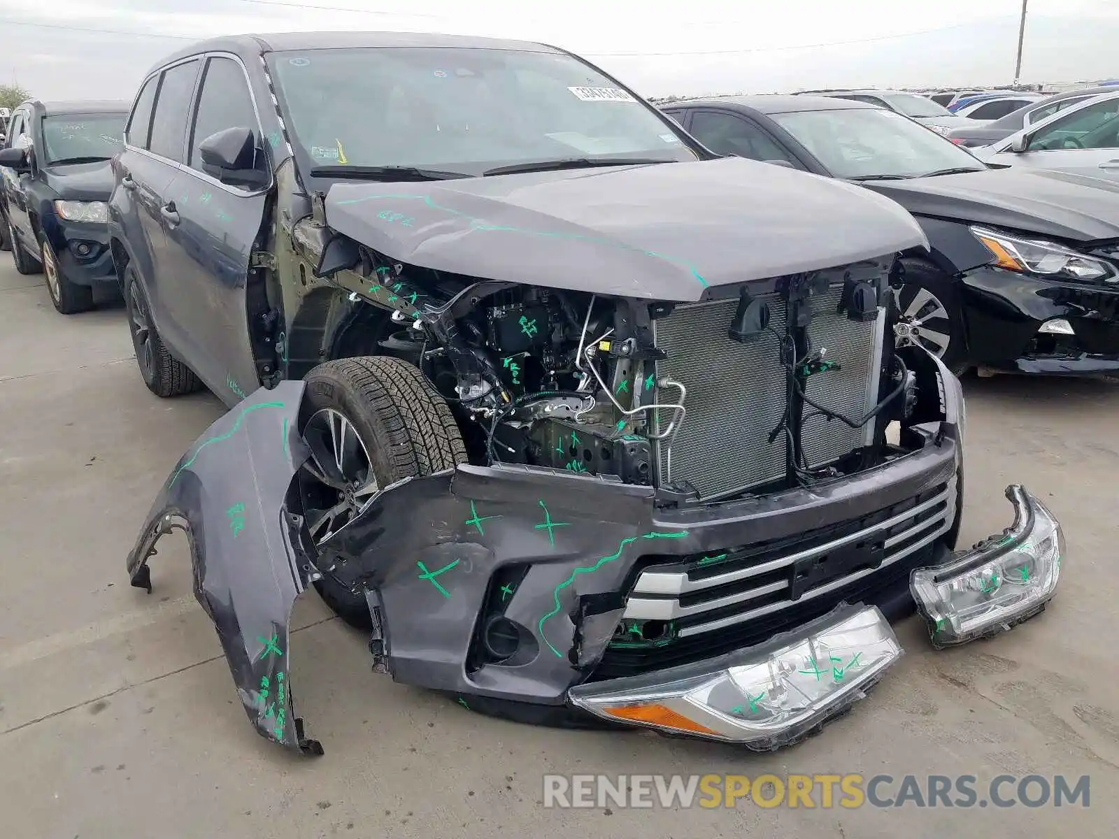 1 Photograph of a damaged car 5TDZARFHXKS054329 TOYOTA HIGHLANDER 2019