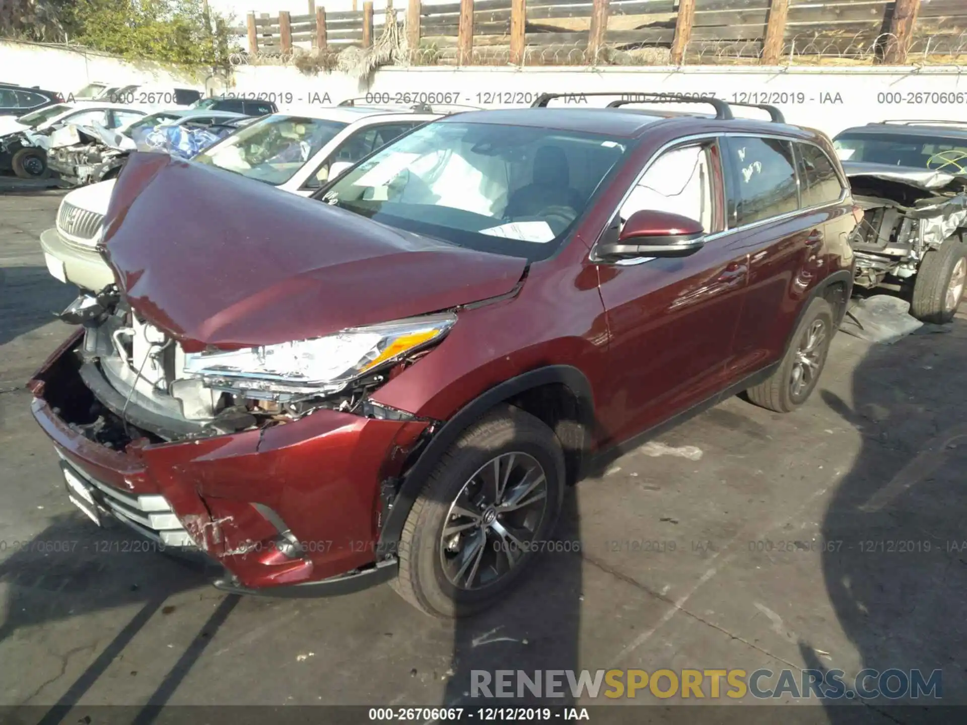 2 Photograph of a damaged car 5TDZARFHXKS054427 TOYOTA HIGHLANDER 2019