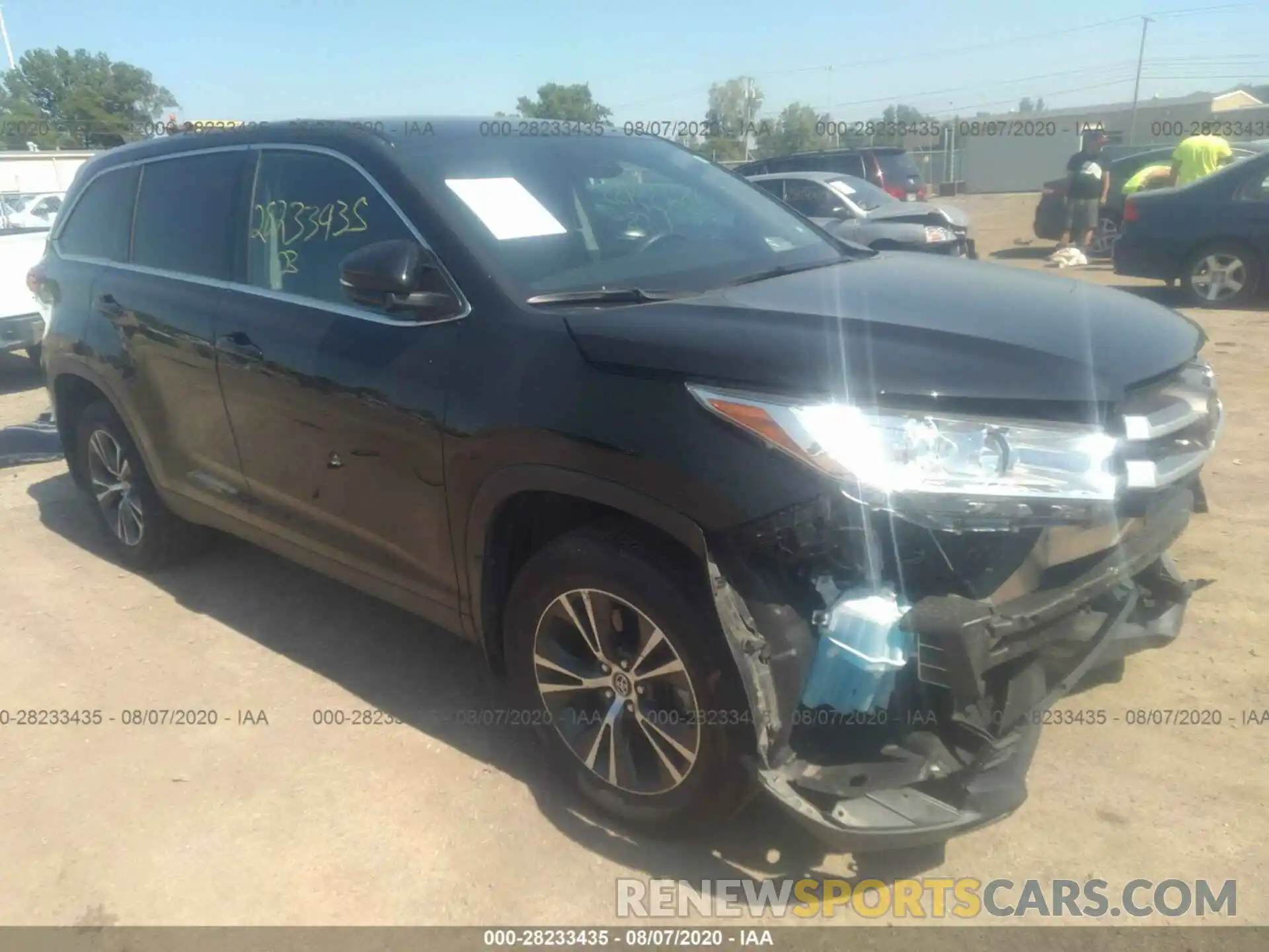 1 Photograph of a damaged car 5TDZARFHXKS055772 TOYOTA HIGHLANDER 2019