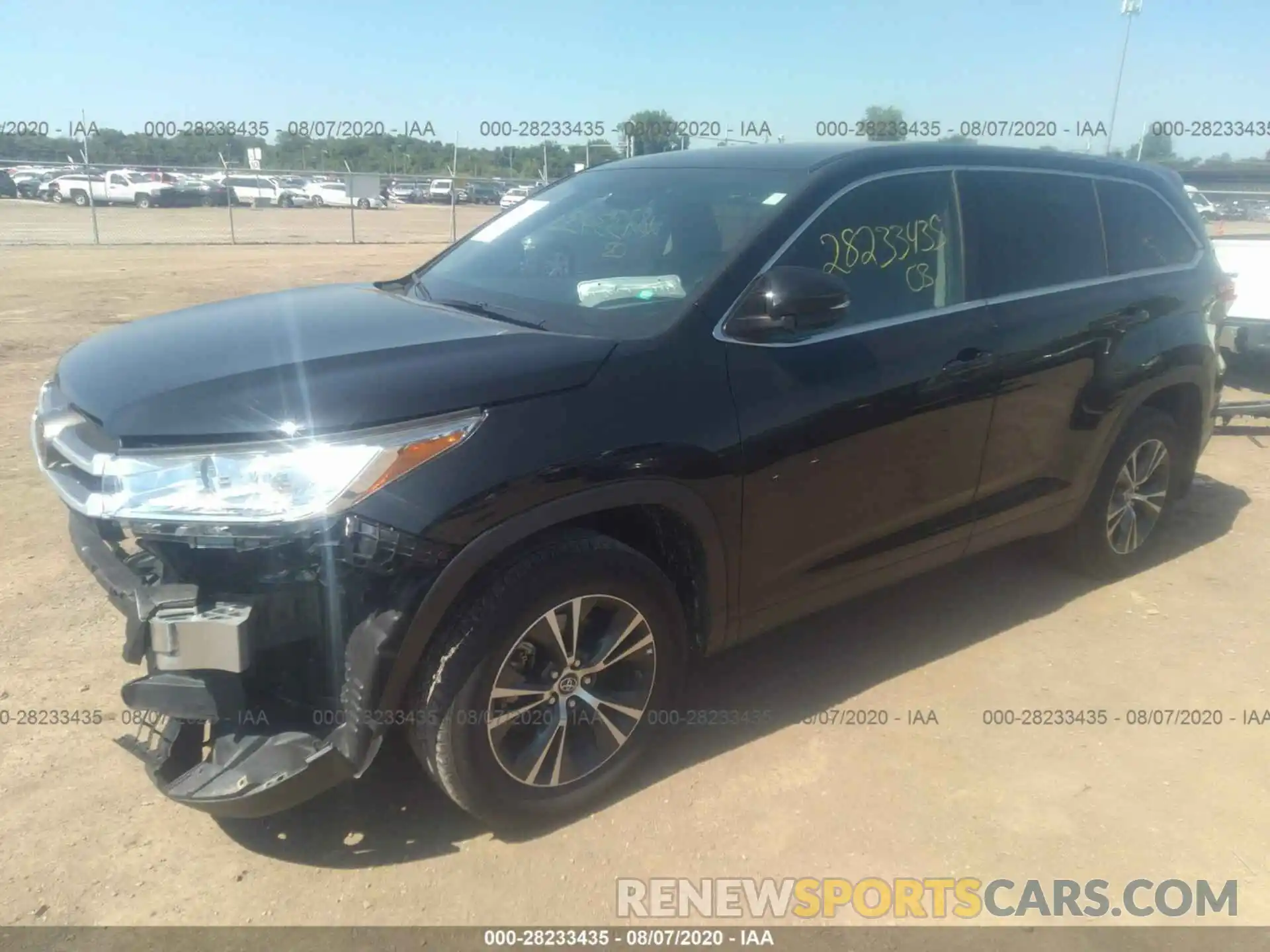 2 Photograph of a damaged car 5TDZARFHXKS055772 TOYOTA HIGHLANDER 2019