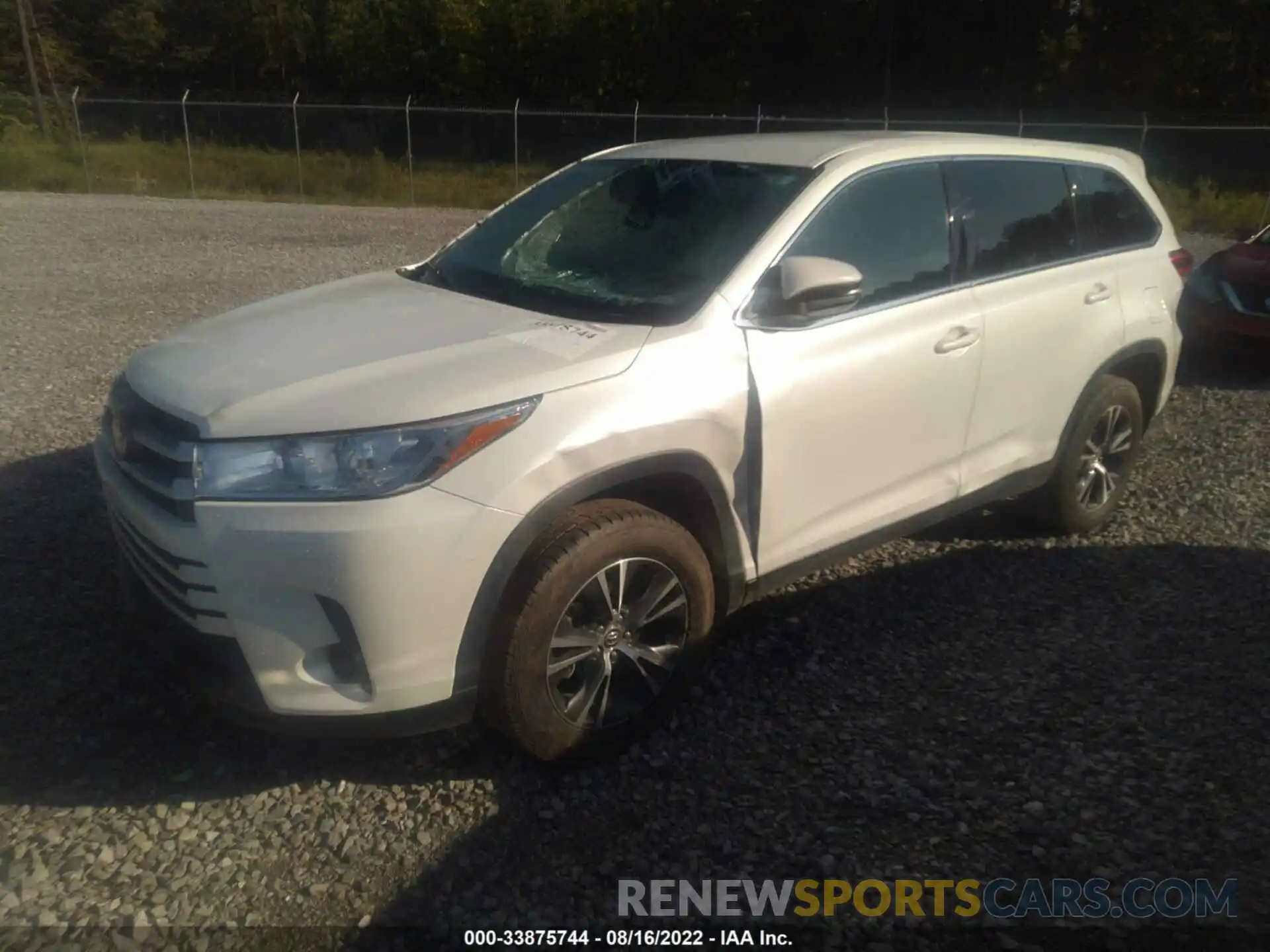 2 Photograph of a damaged car 5TDZARFHXKS056002 TOYOTA HIGHLANDER 2019