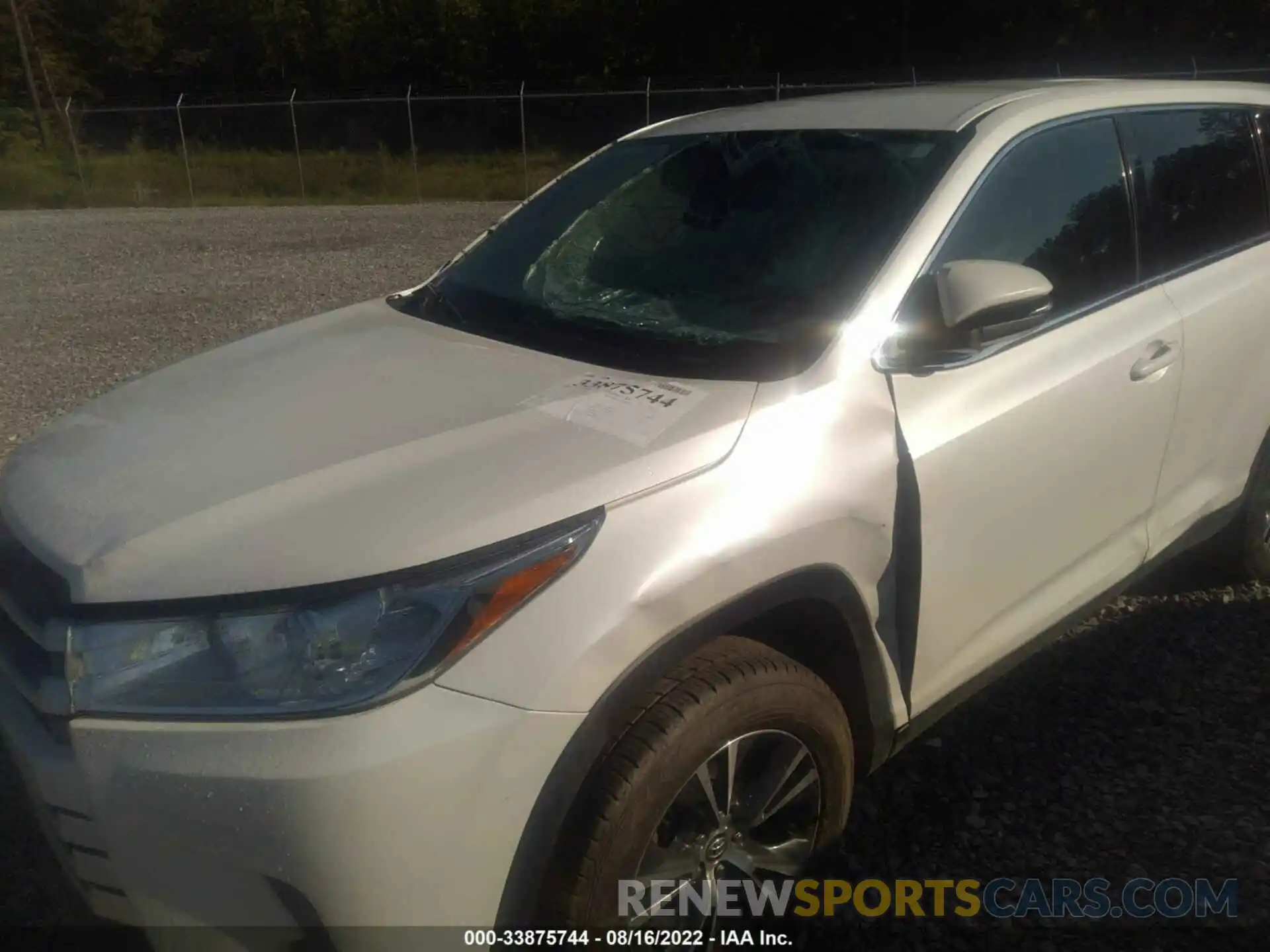 6 Photograph of a damaged car 5TDZARFHXKS056002 TOYOTA HIGHLANDER 2019