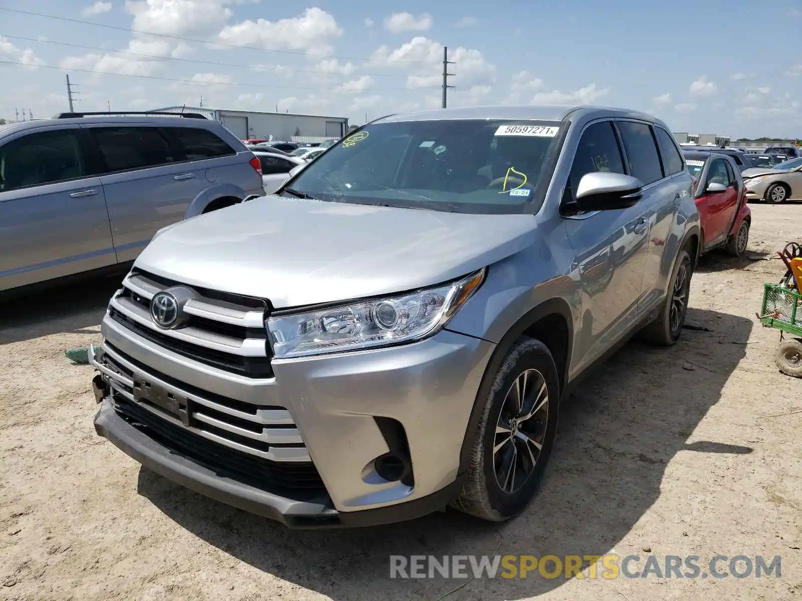 2 Photograph of a damaged car 5TDZARFHXKS056419 TOYOTA HIGHLANDER 2019