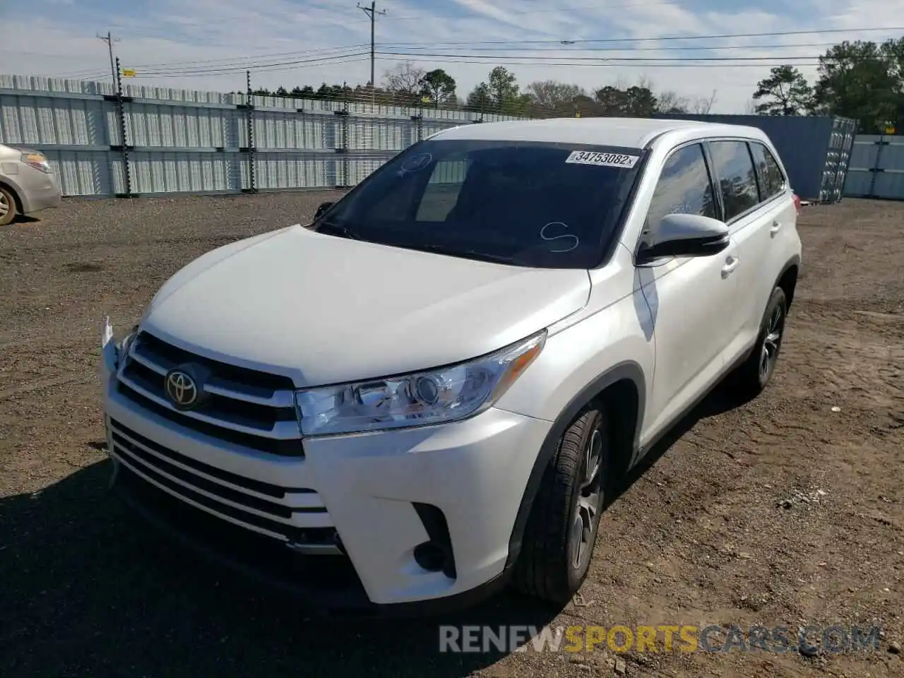 2 Photograph of a damaged car 5TDZARFHXKS056971 TOYOTA HIGHLANDER 2019