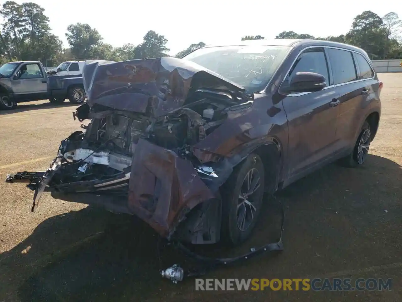 2 Photograph of a damaged car 5TDZARFHXKS060549 TOYOTA HIGHLANDER 2019