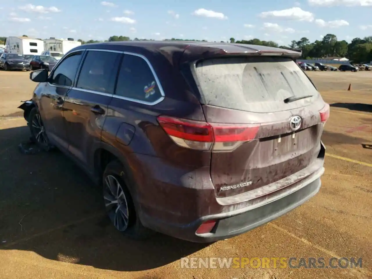 3 Photograph of a damaged car 5TDZARFHXKS060549 TOYOTA HIGHLANDER 2019