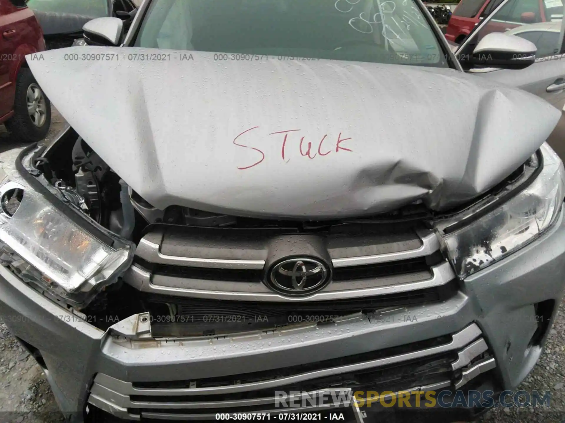 10 Photograph of a damaged car 5TDZARFHXKS060602 TOYOTA HIGHLANDER 2019