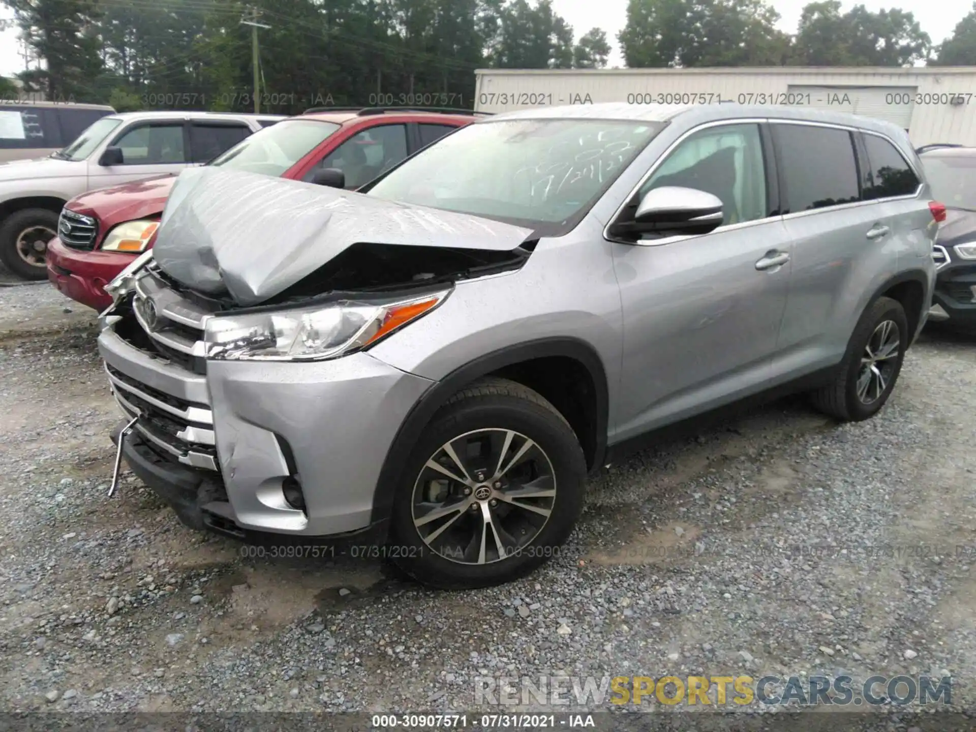 2 Photograph of a damaged car 5TDZARFHXKS060602 TOYOTA HIGHLANDER 2019