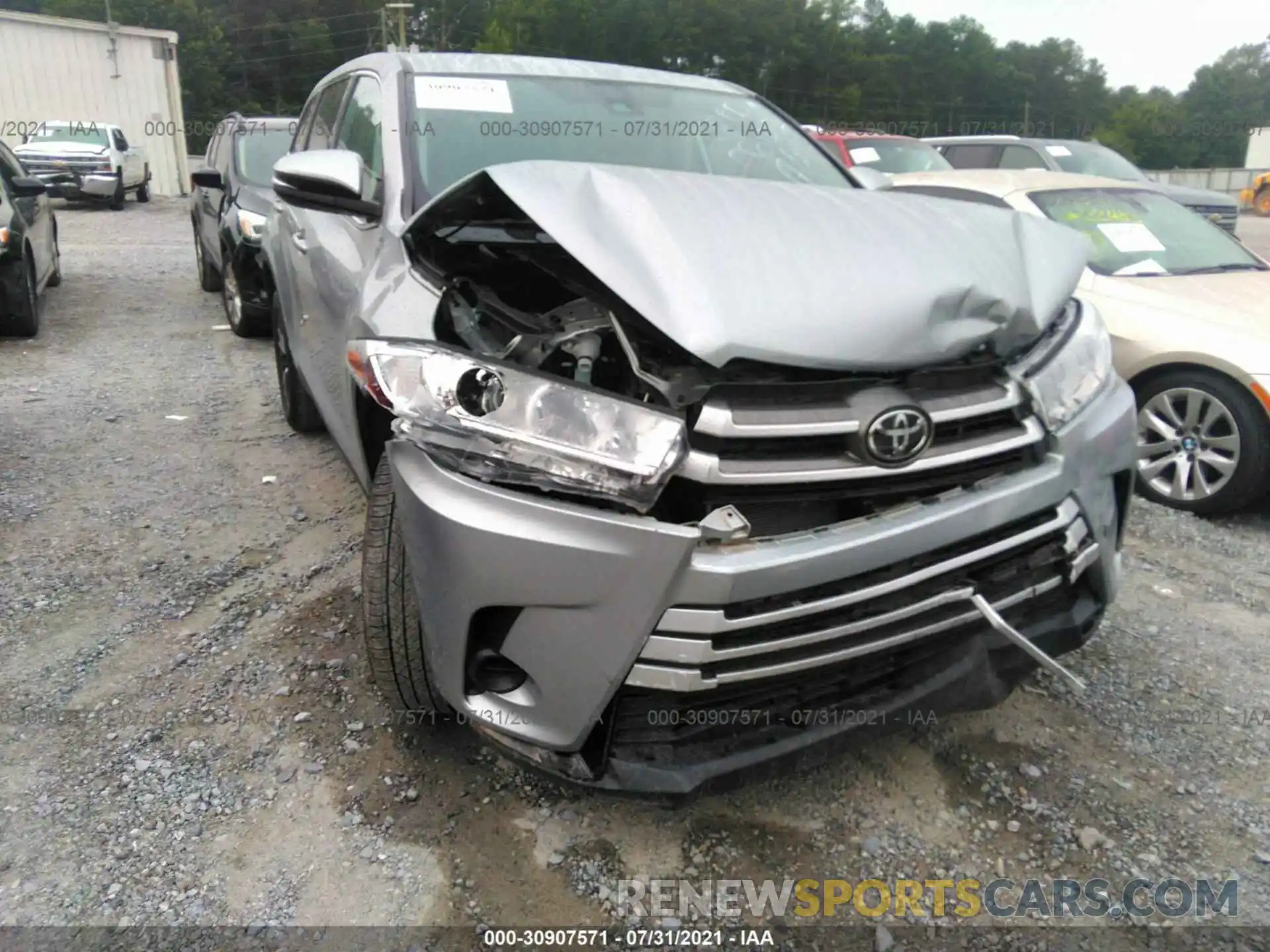 6 Photograph of a damaged car 5TDZARFHXKS060602 TOYOTA HIGHLANDER 2019