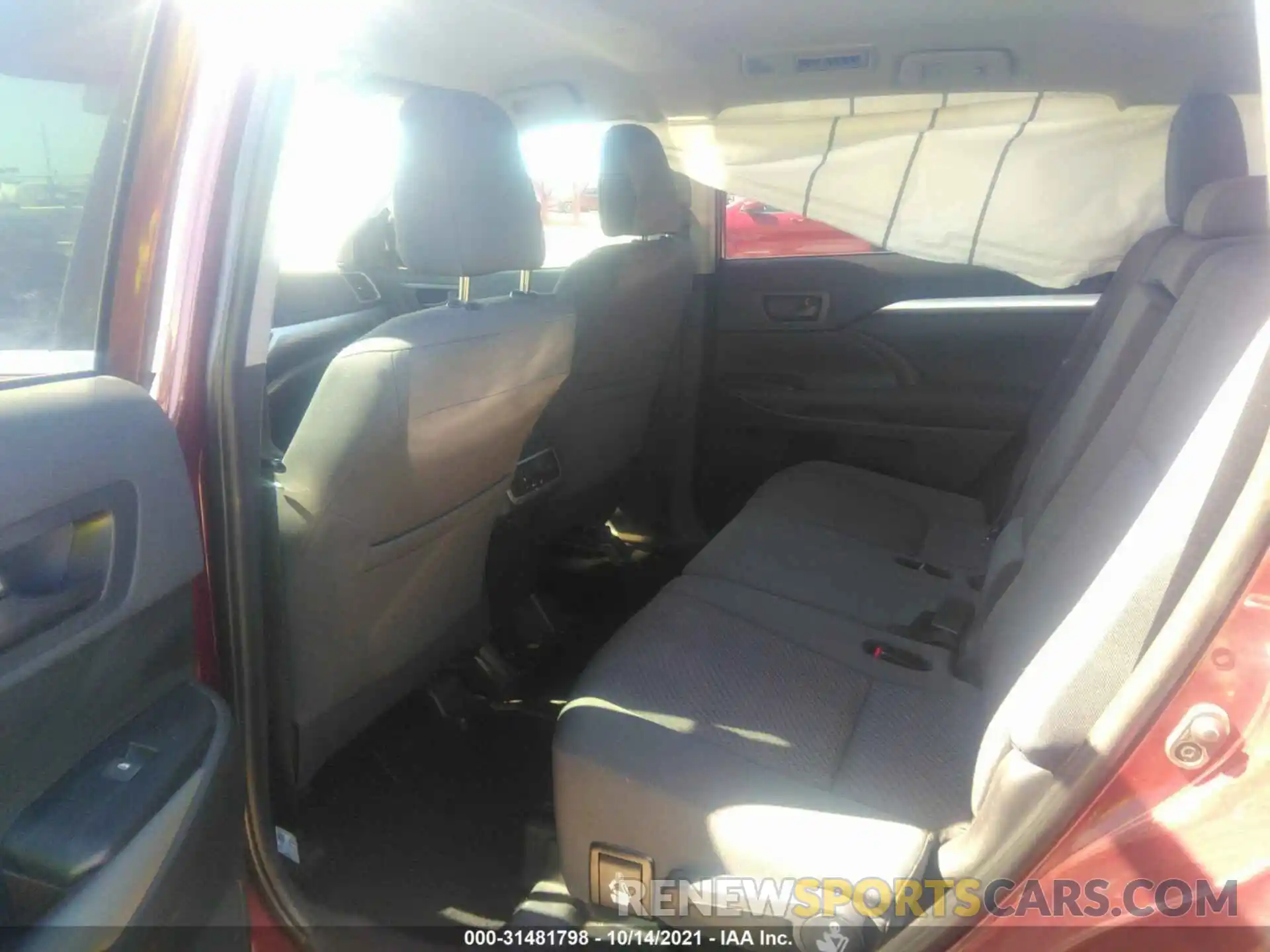 8 Фотография поврежденного автомобиля 5TDZZRFH0KS292781 TOYOTA HIGHLANDER 2019