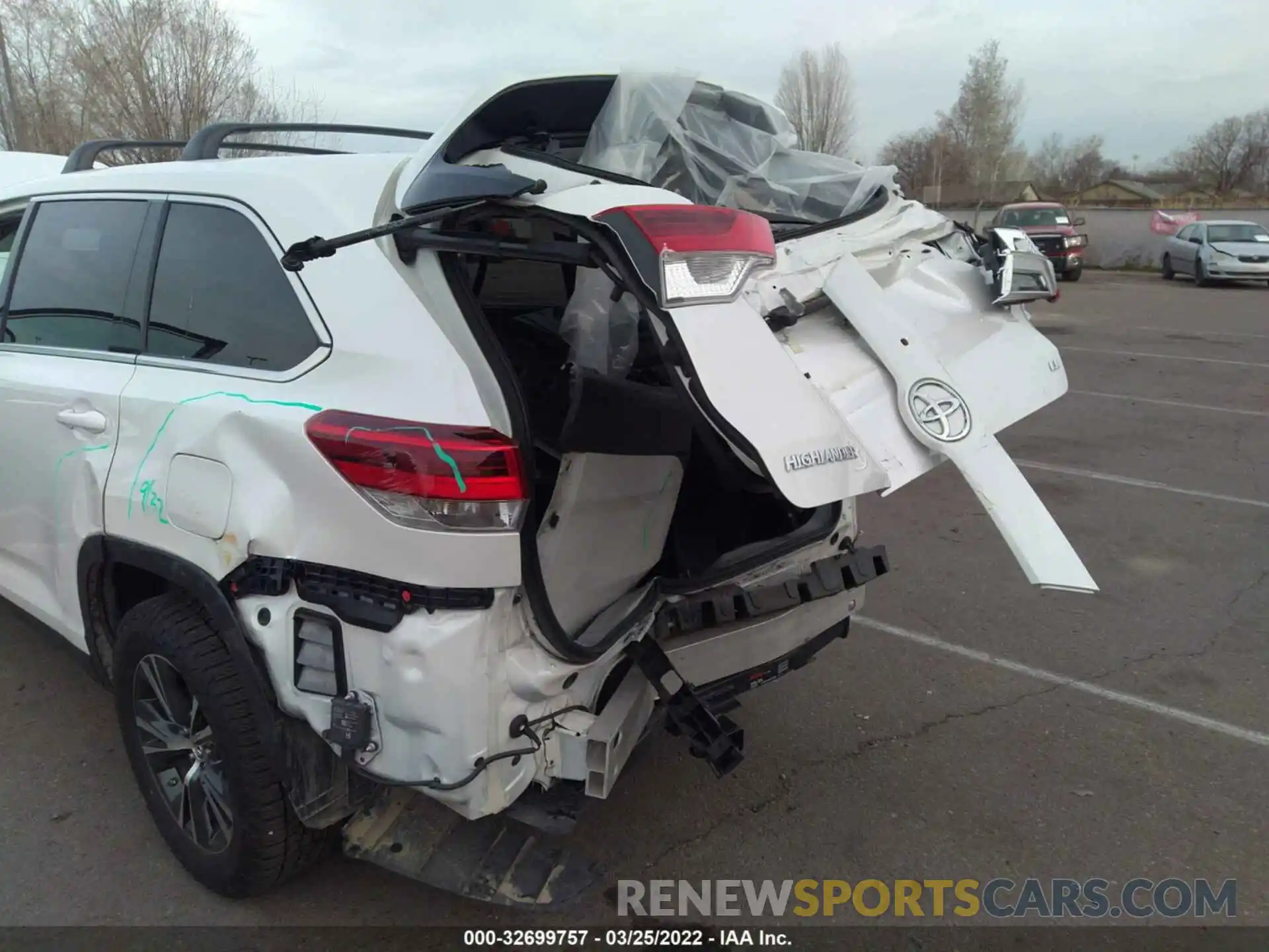 6 Photograph of a damaged car 5TDZZRFH0KS294014 TOYOTA HIGHLANDER 2019