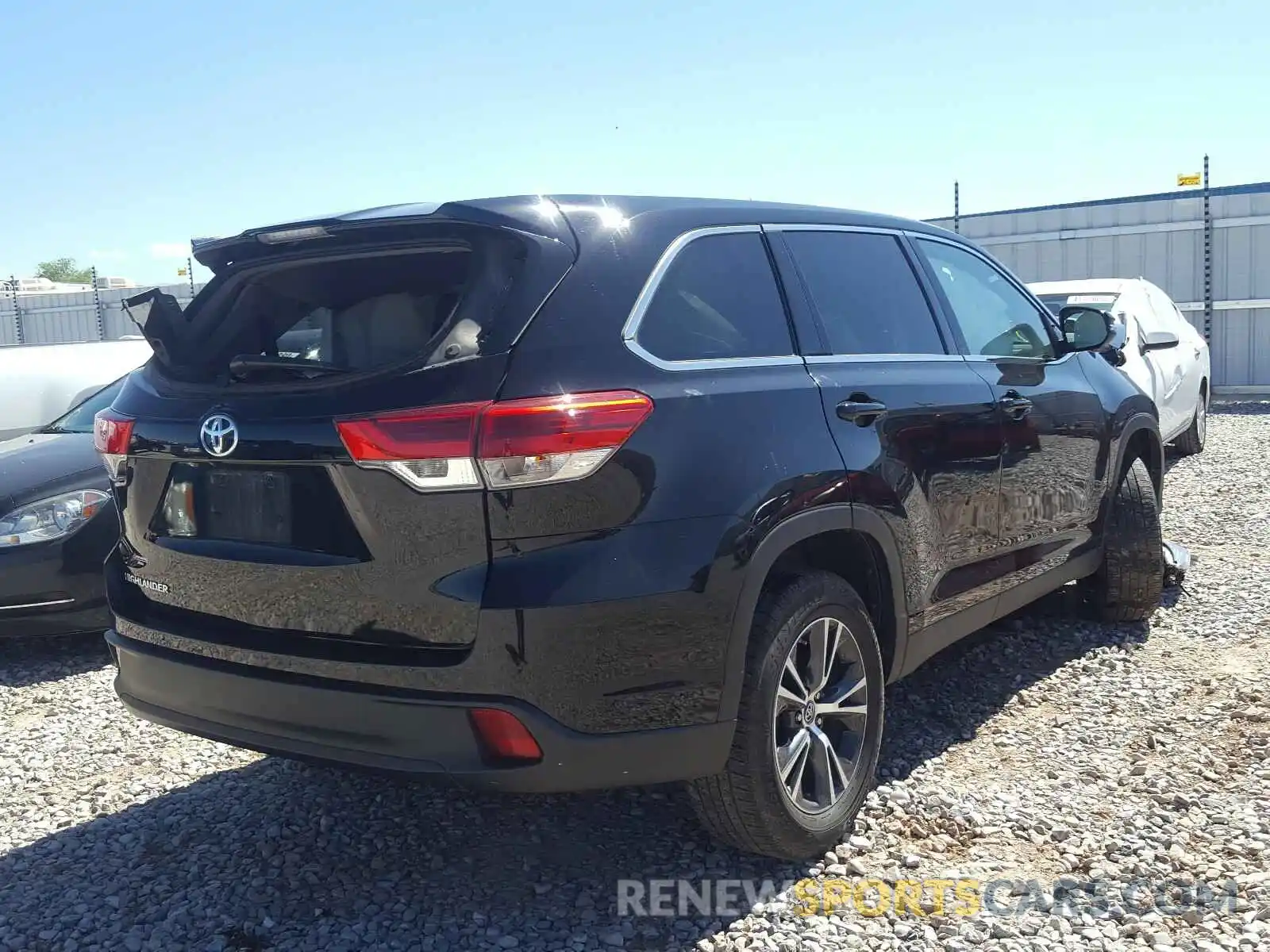 4 Фотография поврежденного автомобиля 5TDZZRFH0KS296751 TOYOTA HIGHLANDER 2019