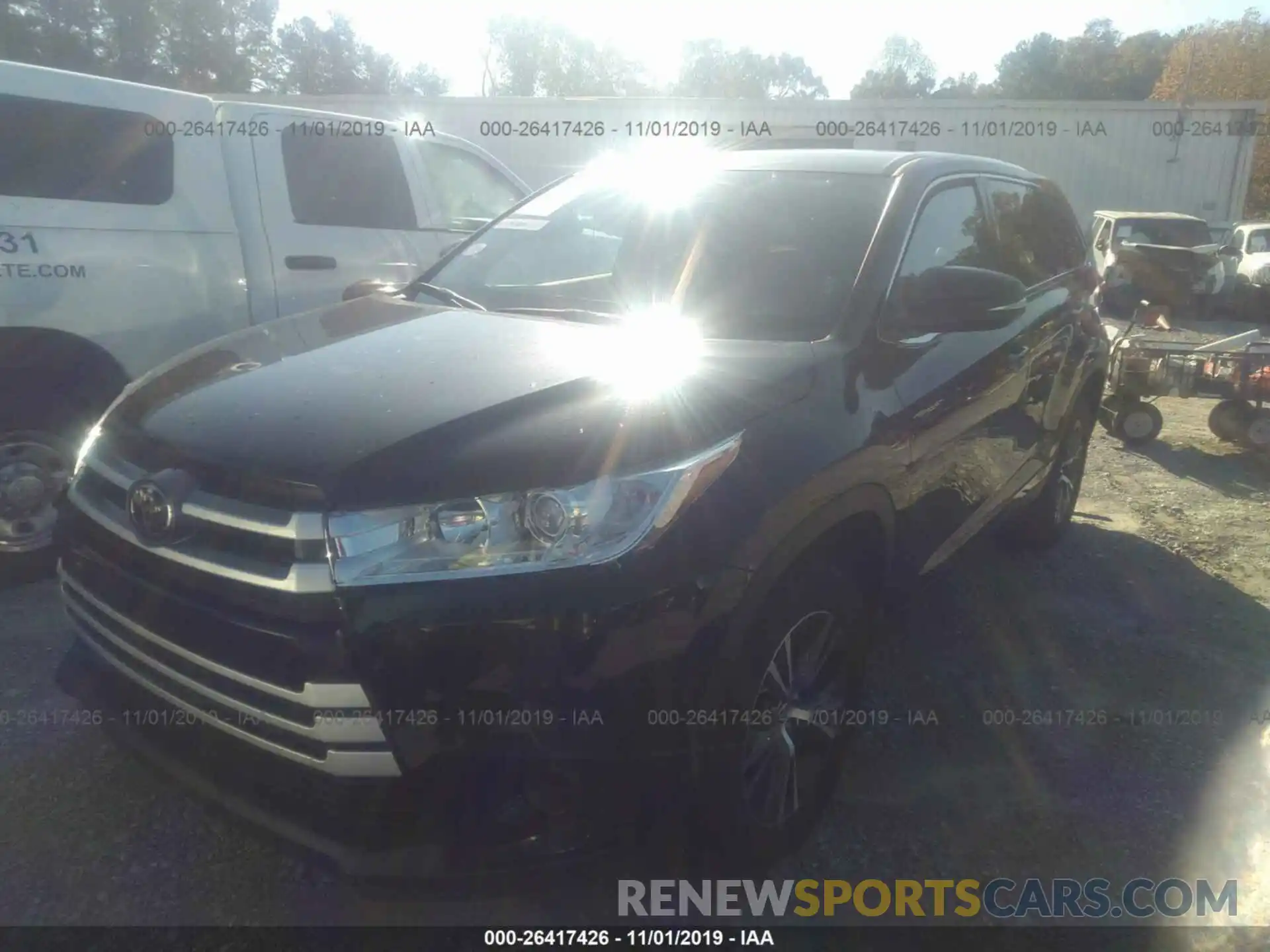 2 Photograph of a damaged car 5TDZZRFH0KS298807 TOYOTA HIGHLANDER 2019