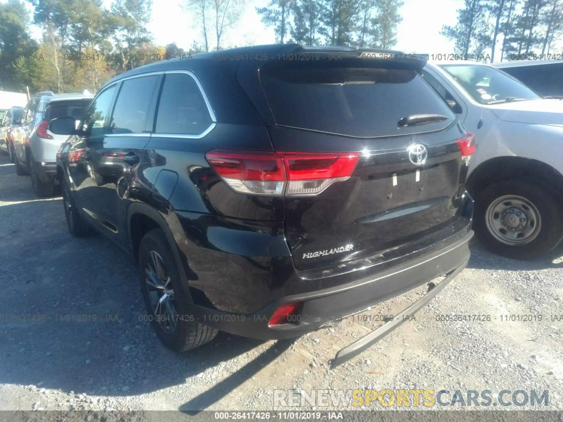 3 Photograph of a damaged car 5TDZZRFH0KS298807 TOYOTA HIGHLANDER 2019