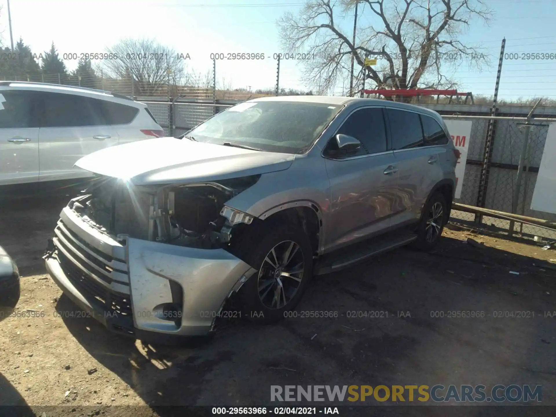 2 Фотография поврежденного автомобиля 5TDZZRFH0KS302600 TOYOTA HIGHLANDER 2019