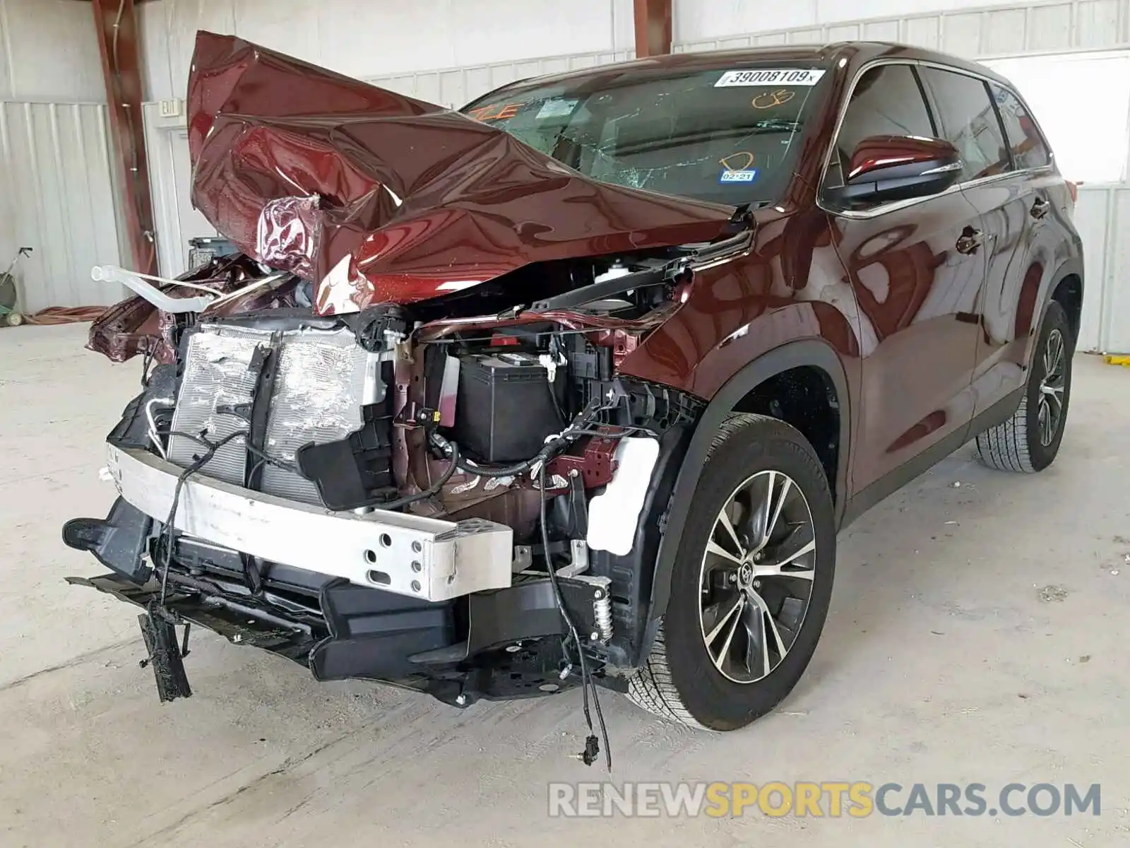 2 Photograph of a damaged car 5TDZZRFH0KS303116 TOYOTA HIGHLANDER 2019