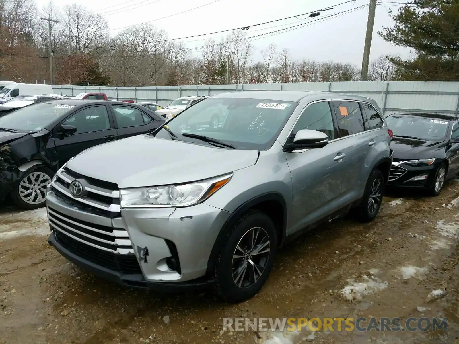 2 Photograph of a damaged car 5TDZZRFH0KS304086 TOYOTA HIGHLANDER 2019