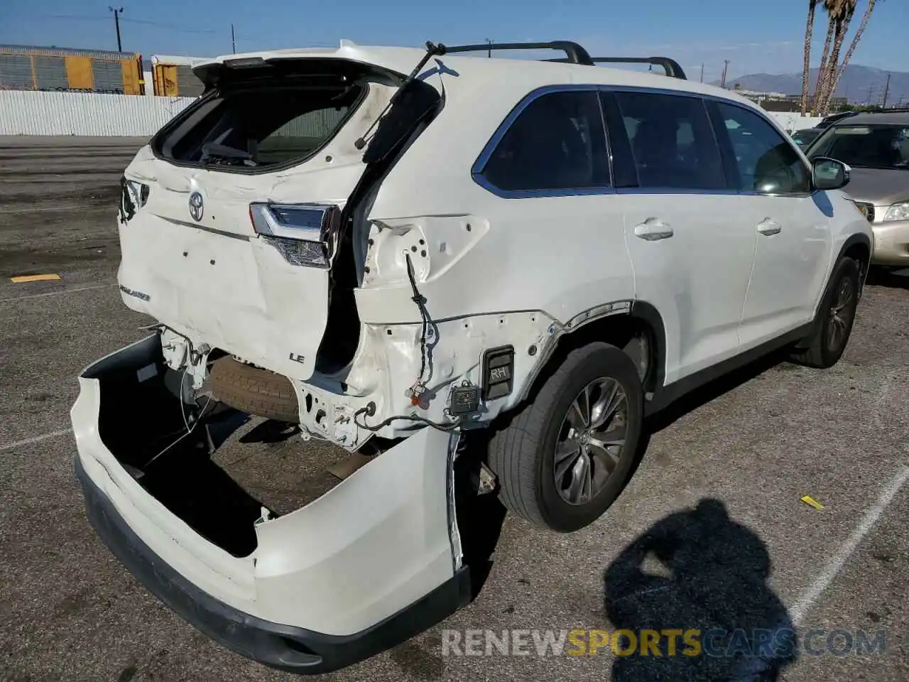 4 Фотография поврежденного автомобиля 5TDZZRFH0KS306405 TOYOTA HIGHLANDER 2019