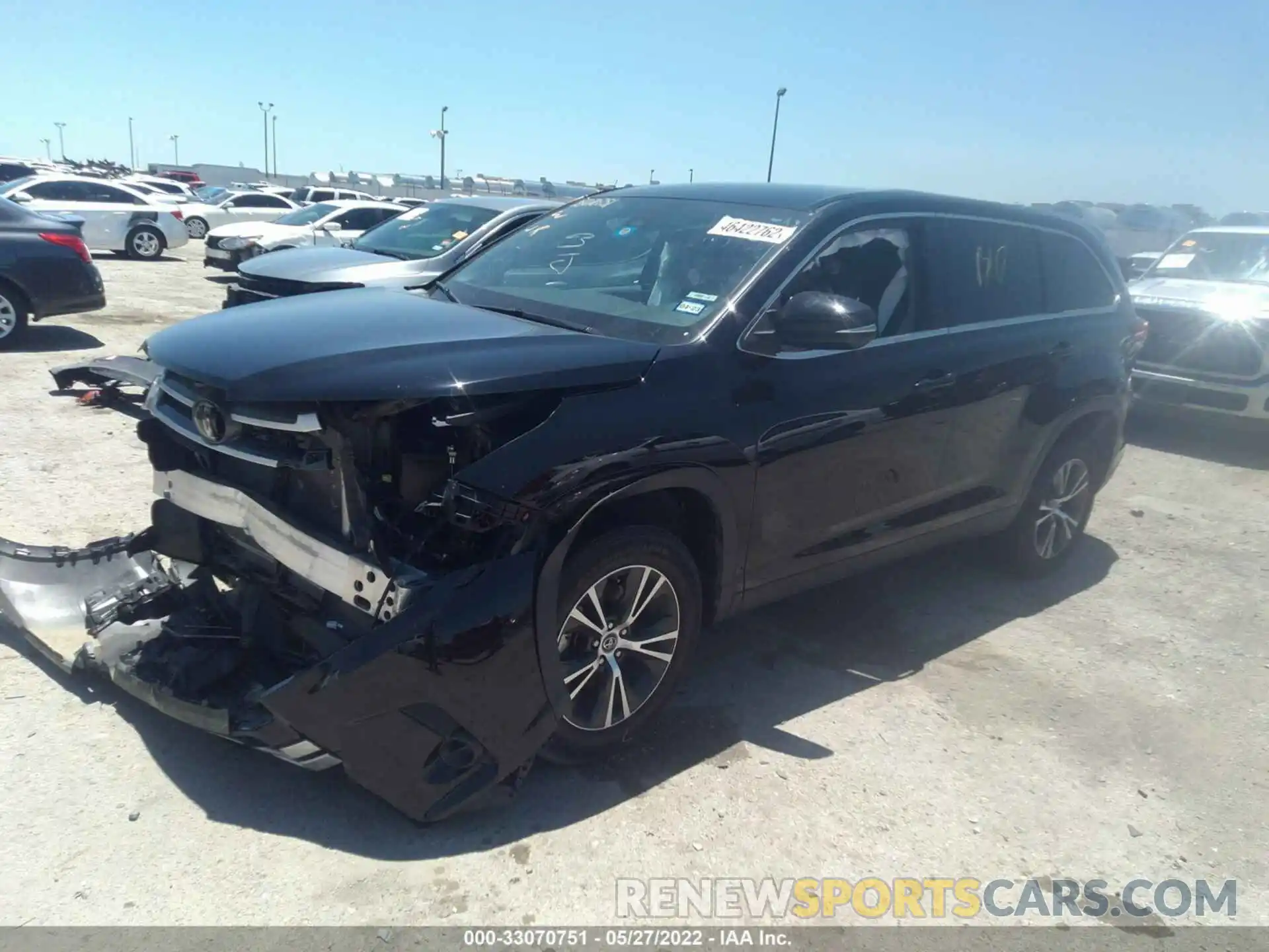 2 Photograph of a damaged car 5TDZZRFH0KS307442 TOYOTA HIGHLANDER 2019