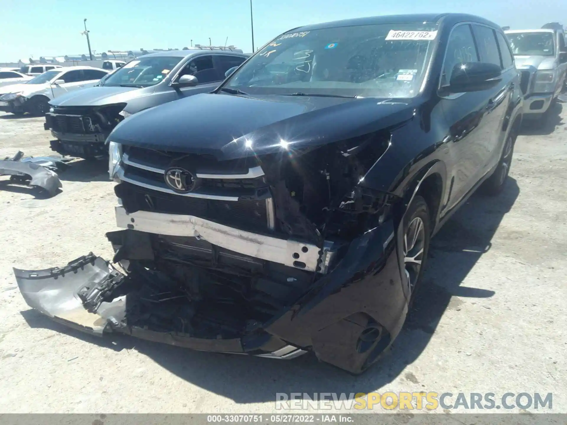 6 Photograph of a damaged car 5TDZZRFH0KS307442 TOYOTA HIGHLANDER 2019