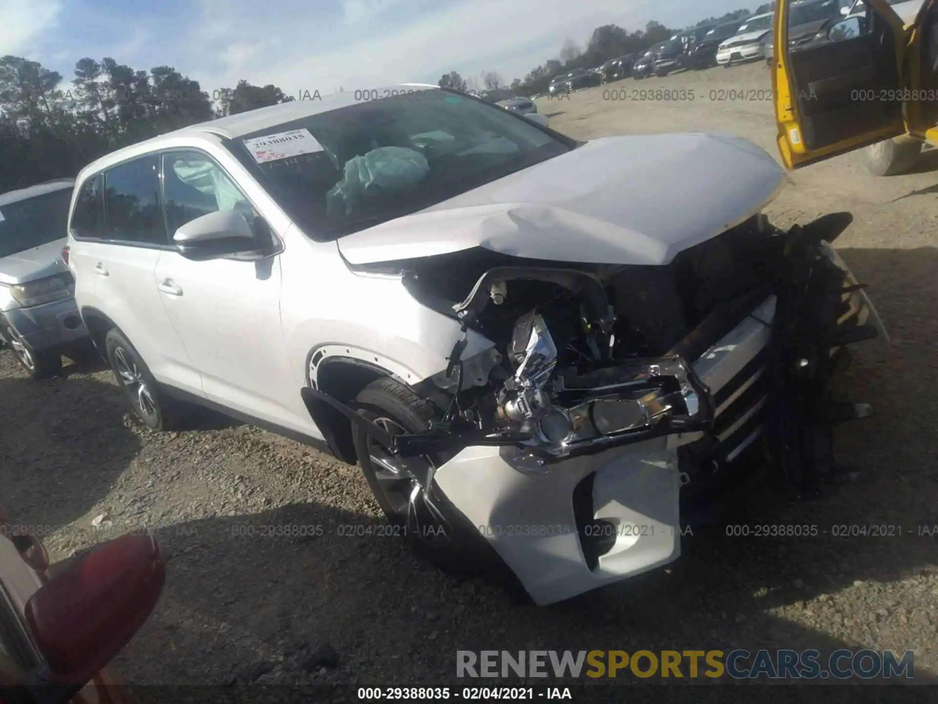 1 Photograph of a damaged car 5TDZZRFH0KS310776 TOYOTA HIGHLANDER 2019