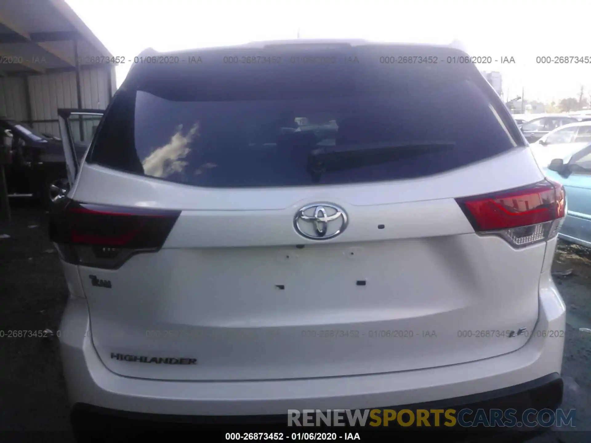 8 Photograph of a damaged car 5TDZZRFH0KS311670 TOYOTA HIGHLANDER 2019