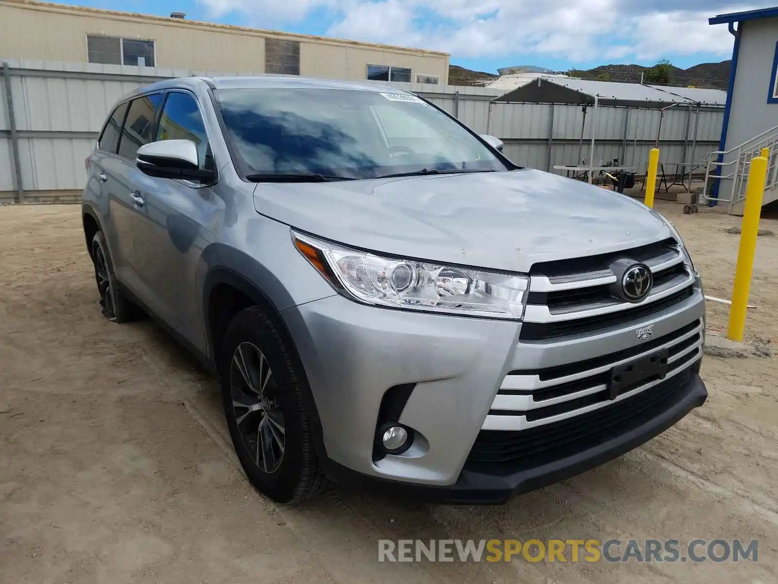 1 Photograph of a damaged car 5TDZZRFH0KS314052 TOYOTA HIGHLANDER 2019