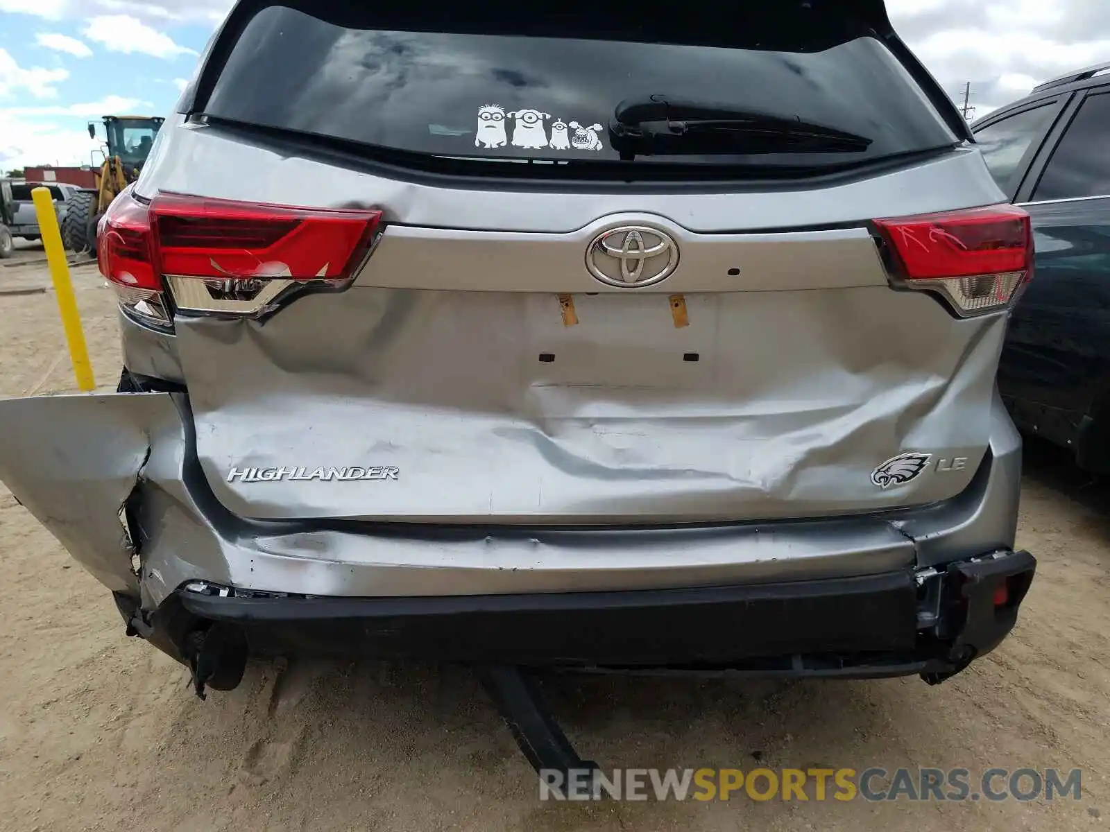 9 Photograph of a damaged car 5TDZZRFH0KS314052 TOYOTA HIGHLANDER 2019