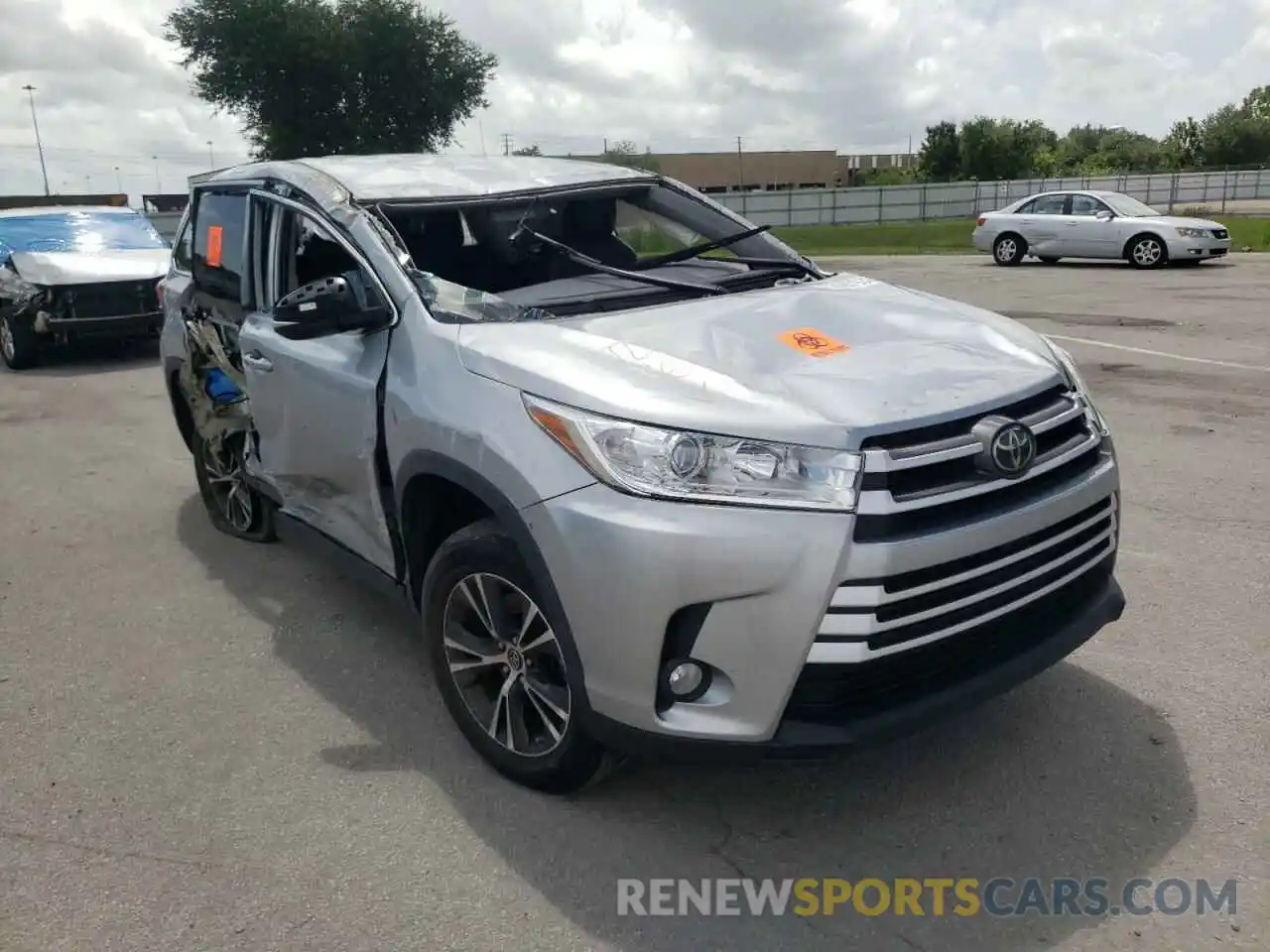 1 Photograph of a damaged car 5TDZZRFH0KS316142 TOYOTA HIGHLANDER 2019