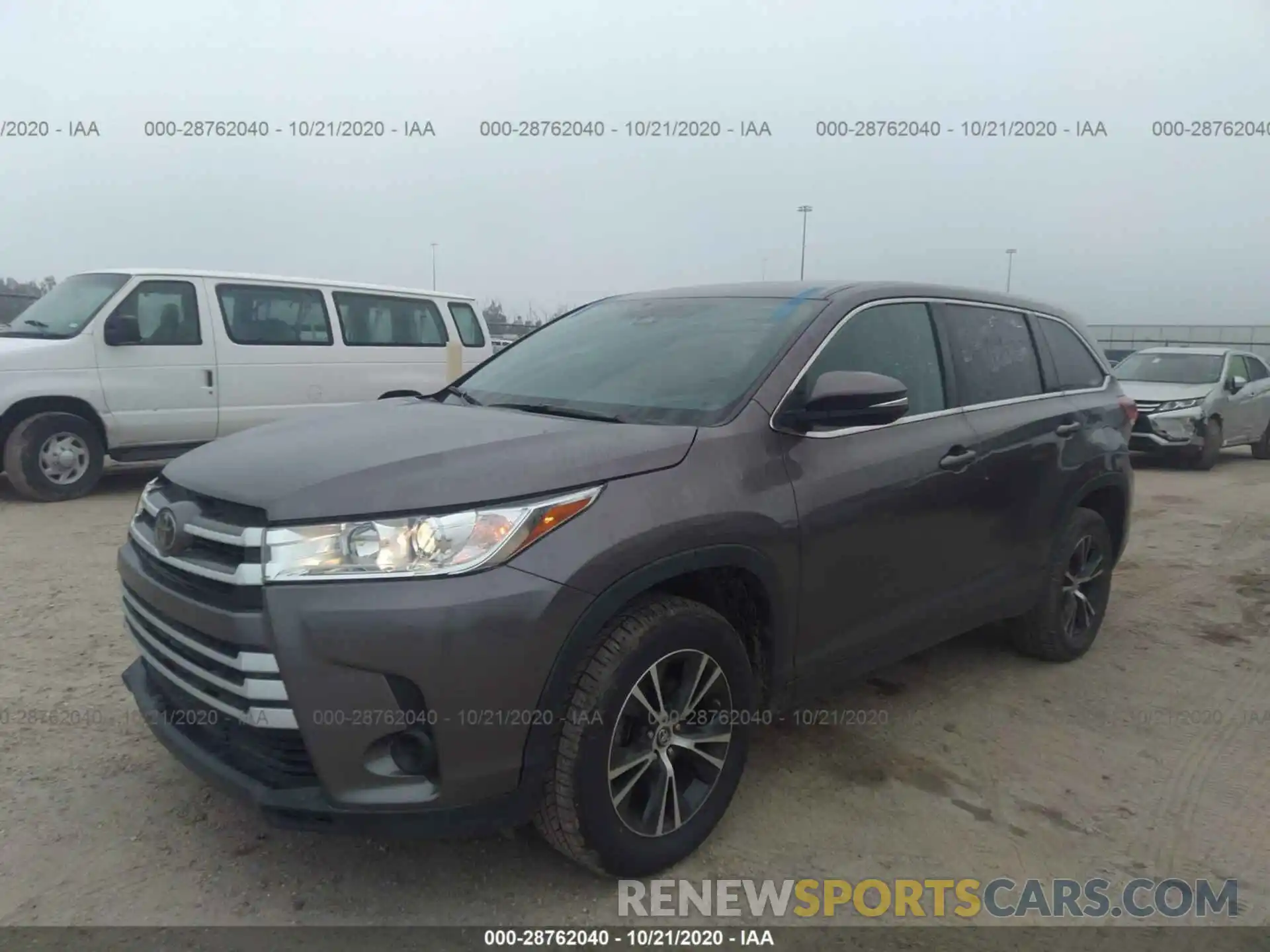 2 Photograph of a damaged car 5TDZZRFH0KS318473 TOYOTA HIGHLANDER 2019