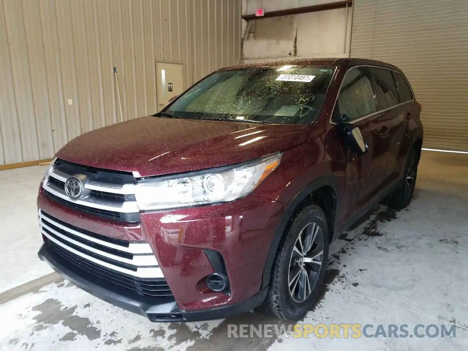 2 Photograph of a damaged car 5TDZZRFH0KS320594 TOYOTA HIGHLANDER 2019