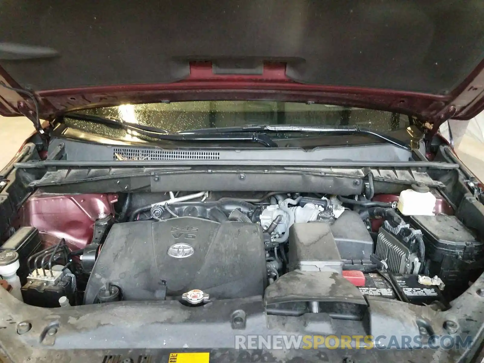 7 Photograph of a damaged car 5TDZZRFH0KS320594 TOYOTA HIGHLANDER 2019