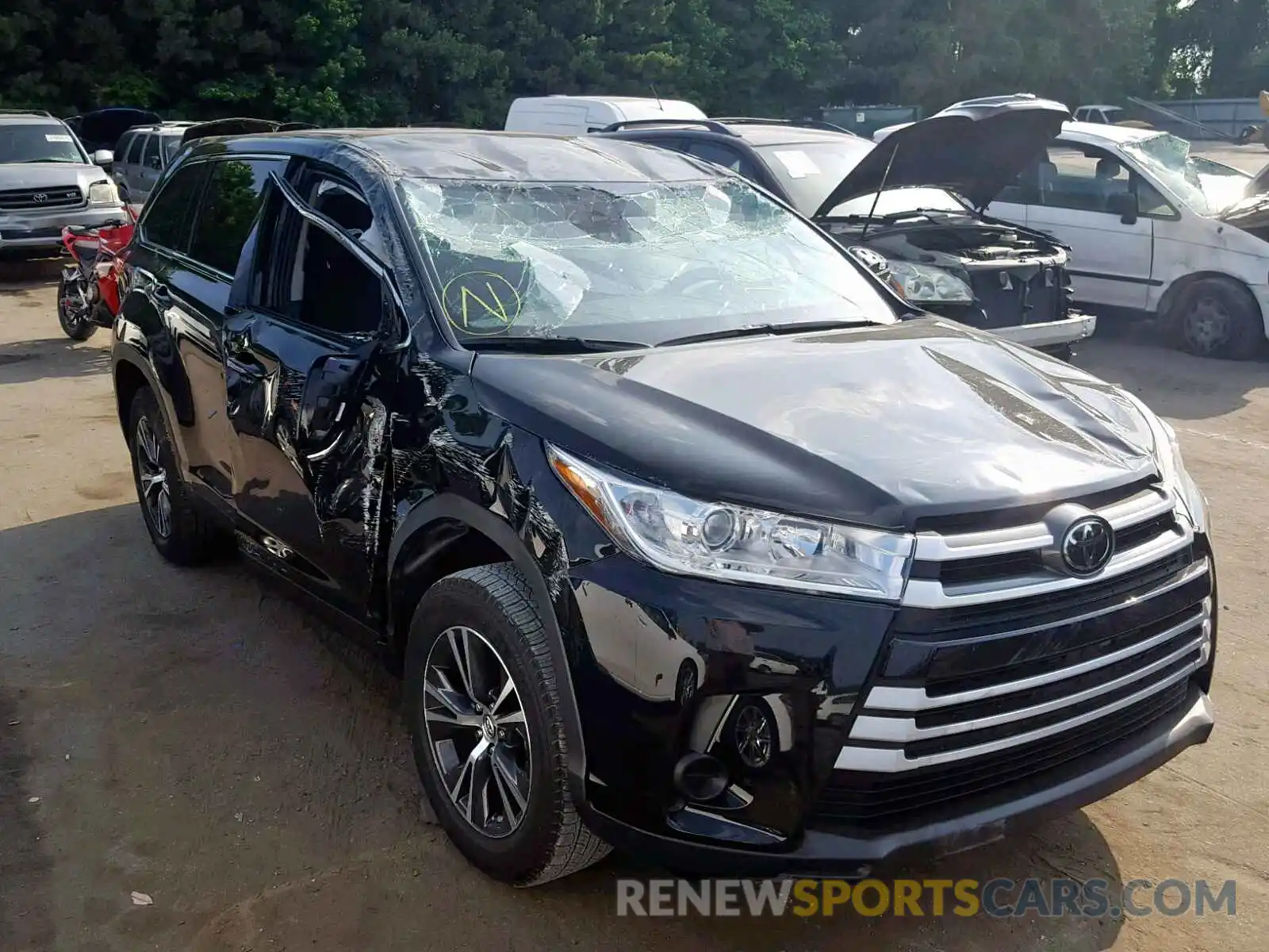 1 Photograph of a damaged car 5TDZZRFH0KS322765 TOYOTA HIGHLANDER 2019