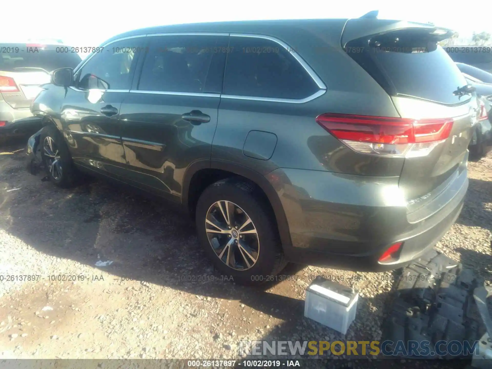 3 Photograph of a damaged car 5TDZZRFH0KS324192 TOYOTA HIGHLANDER 2019