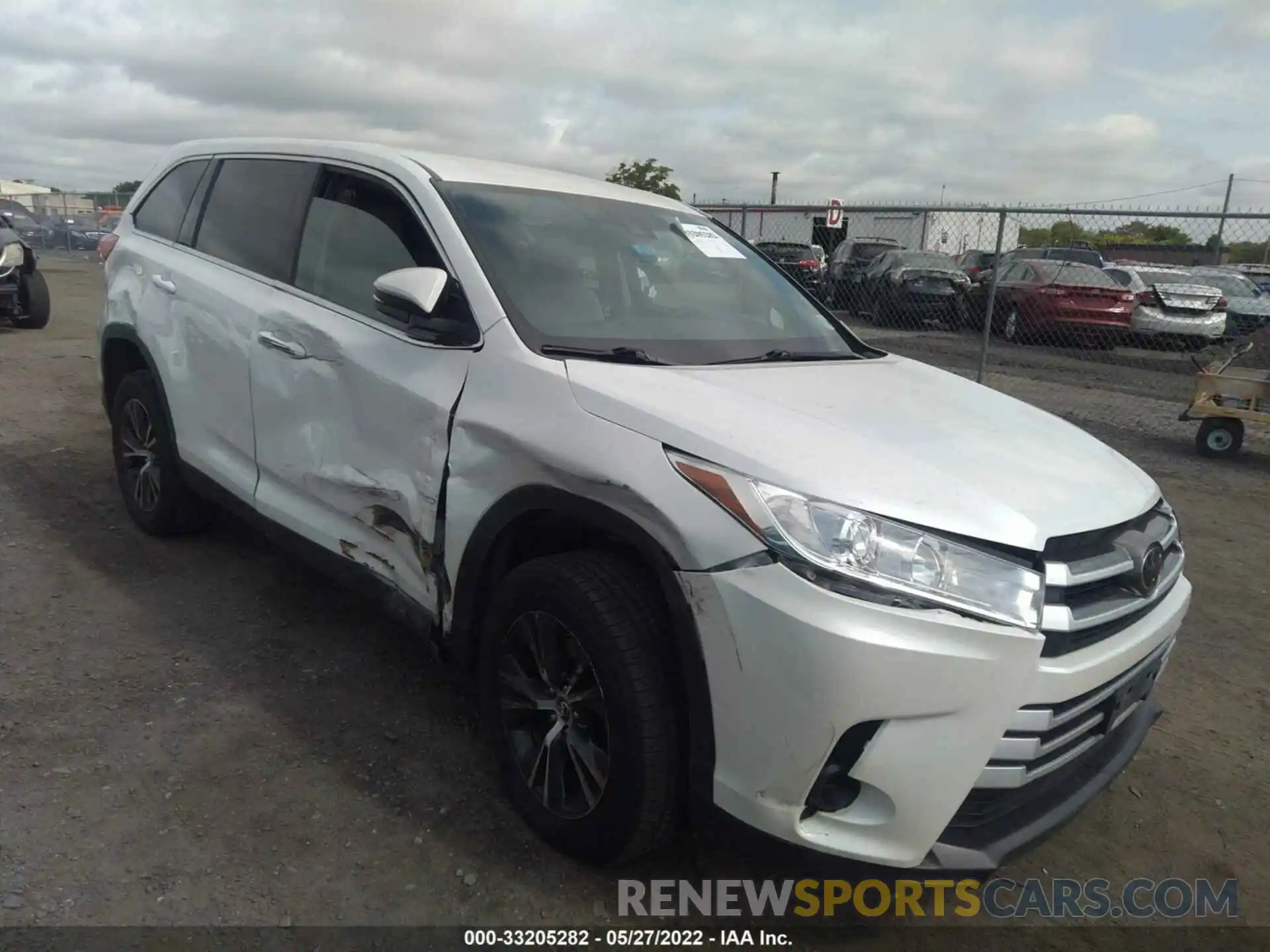 1 Photograph of a damaged car 5TDZZRFH0KS329067 TOYOTA HIGHLANDER 2019